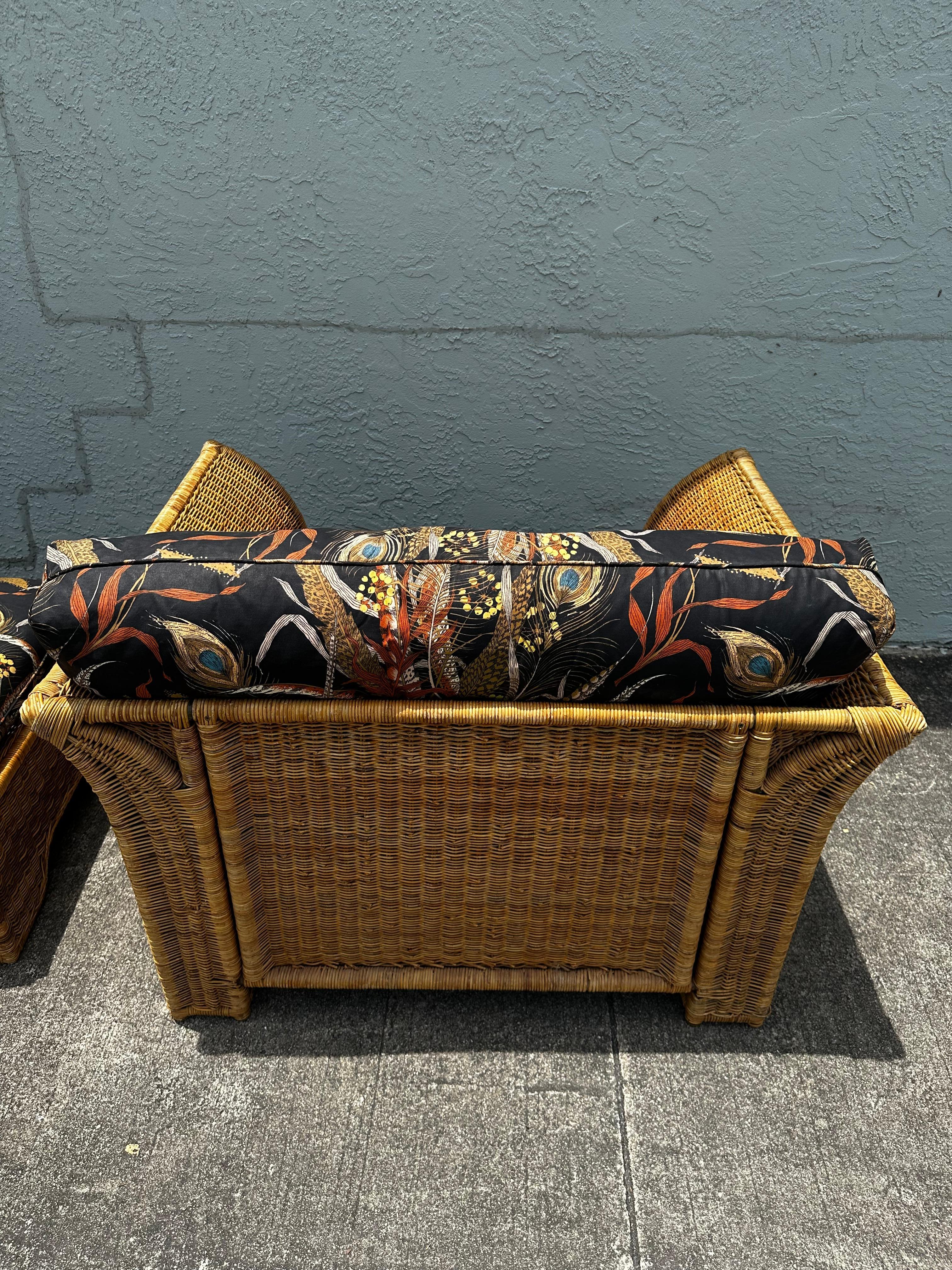 Set de 3 sillas otomanas de ratán escultóricas tropicales de los años 70 en venta 6