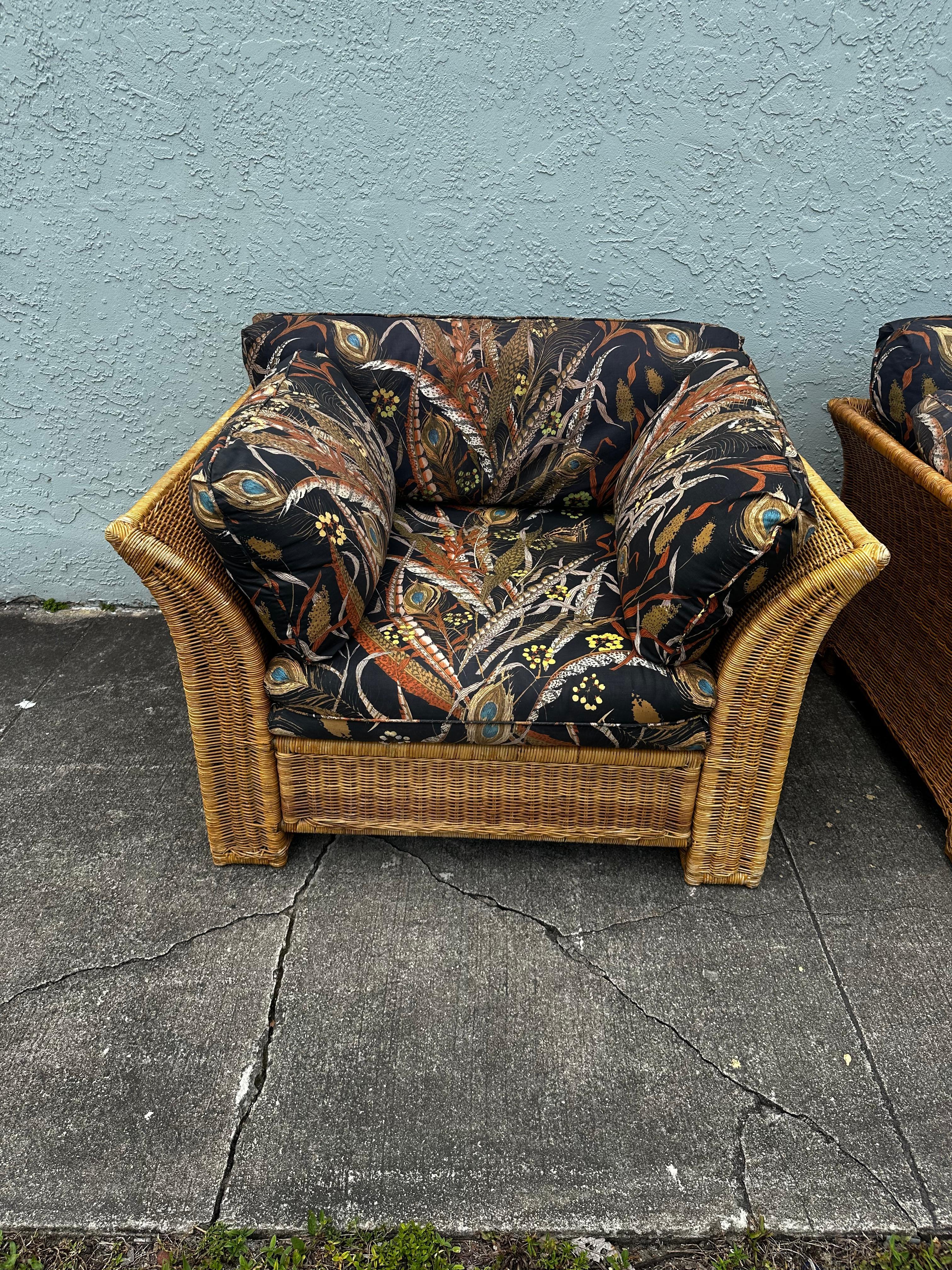Set de 3 sillas otomanas de ratán escultóricas tropicales de los años 70 en venta 12
