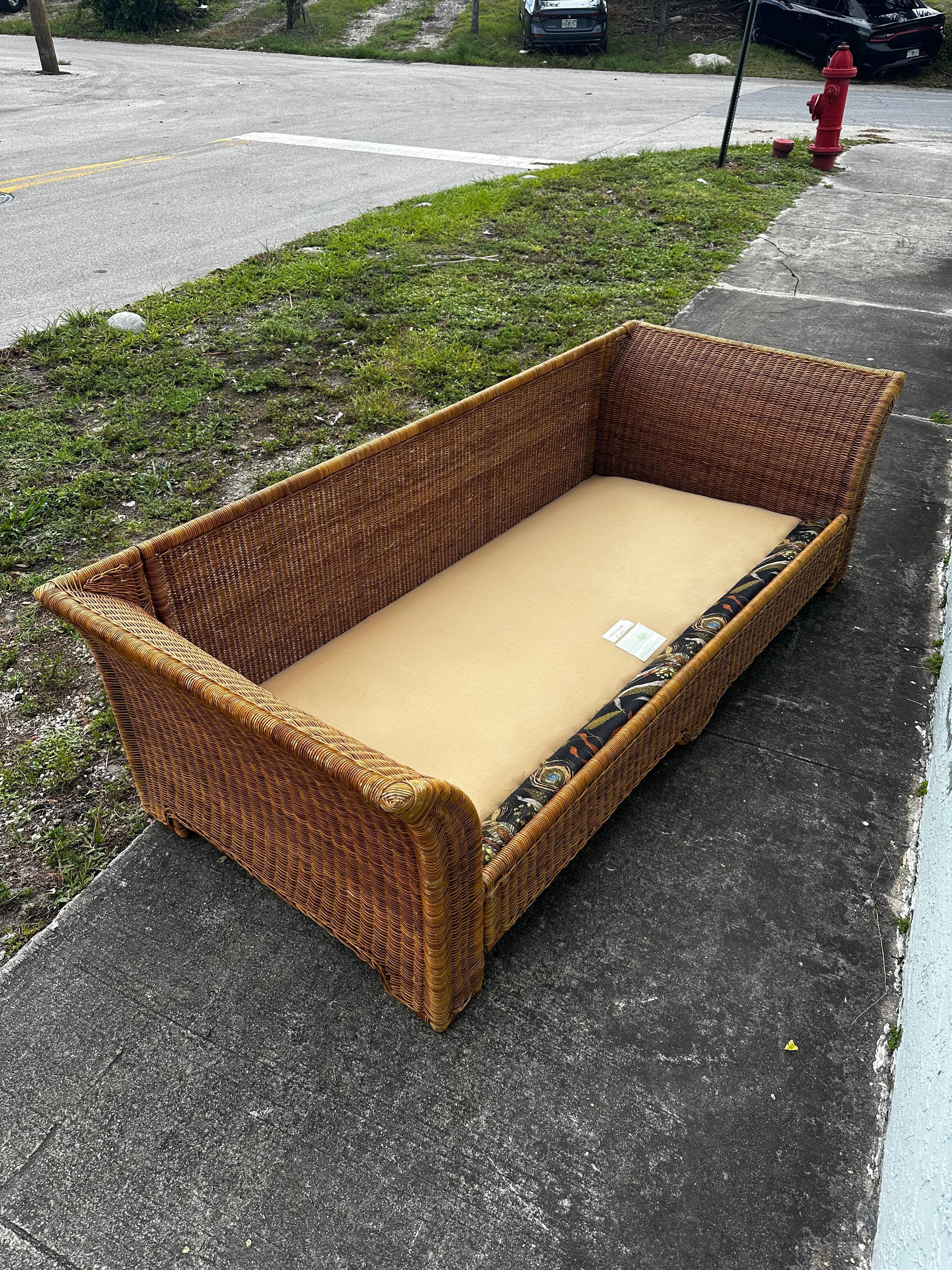 1970s Tropical Sculptural Finely Crafted Rattan Sofa For Sale 7