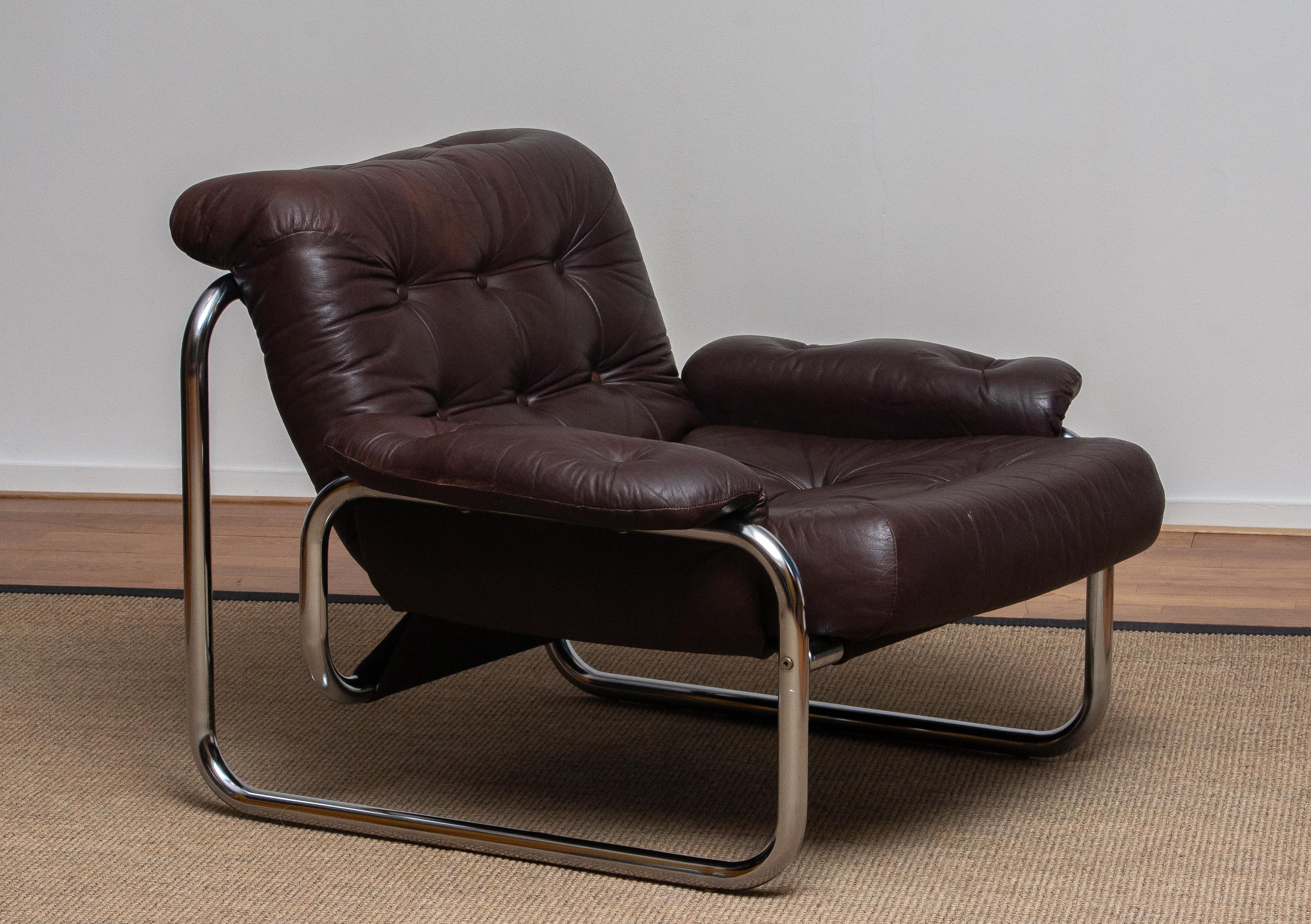 1970er, Sessel aus Chromrohr und braunem Leder von Johan Bertil Häggström 1 (Moderne der Mitte des Jahrhunderts)