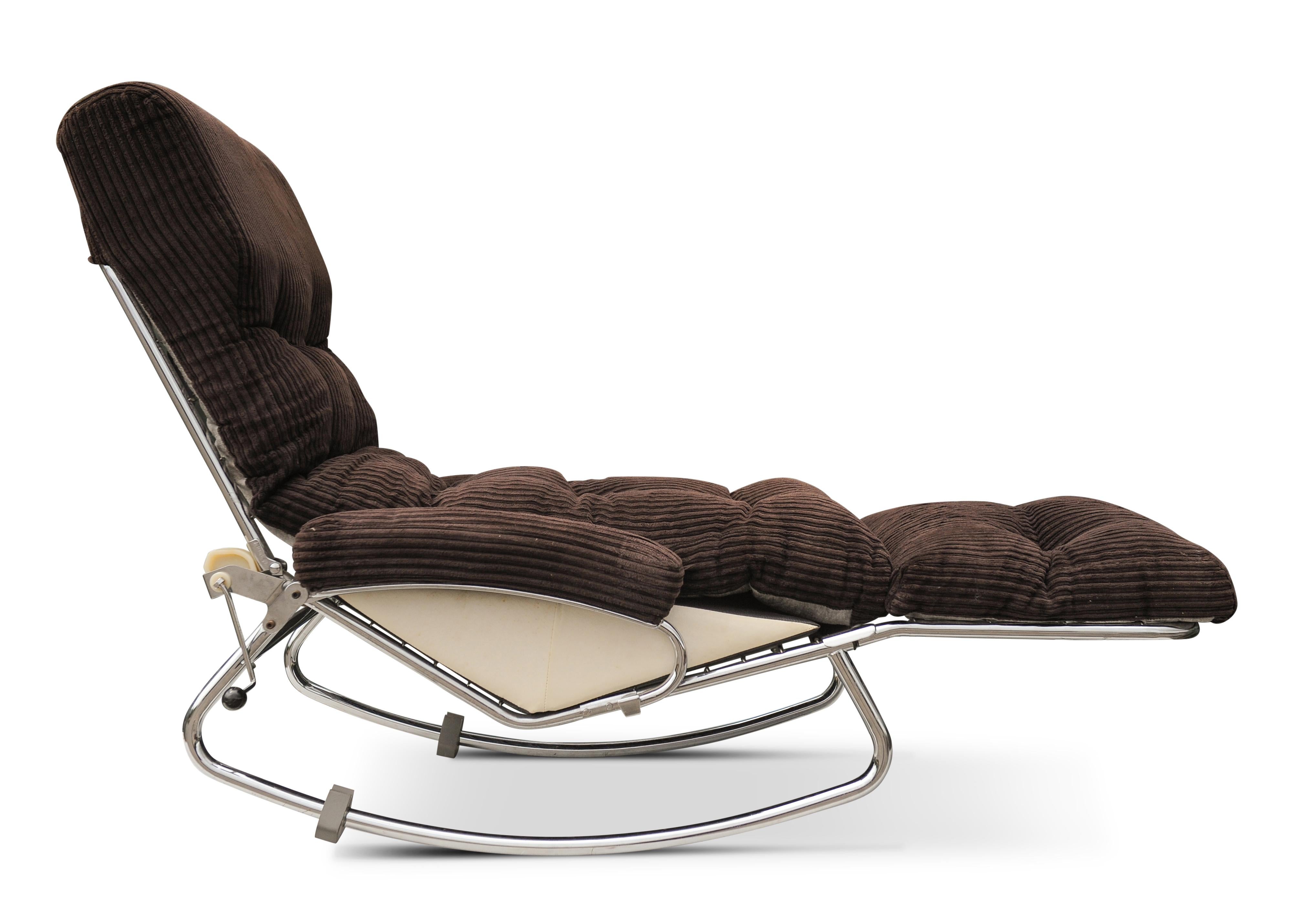 Letto da giorno tubolare cromato degli anni '70 con poggiapiedi rimovibile di Lama of France in vendita 1