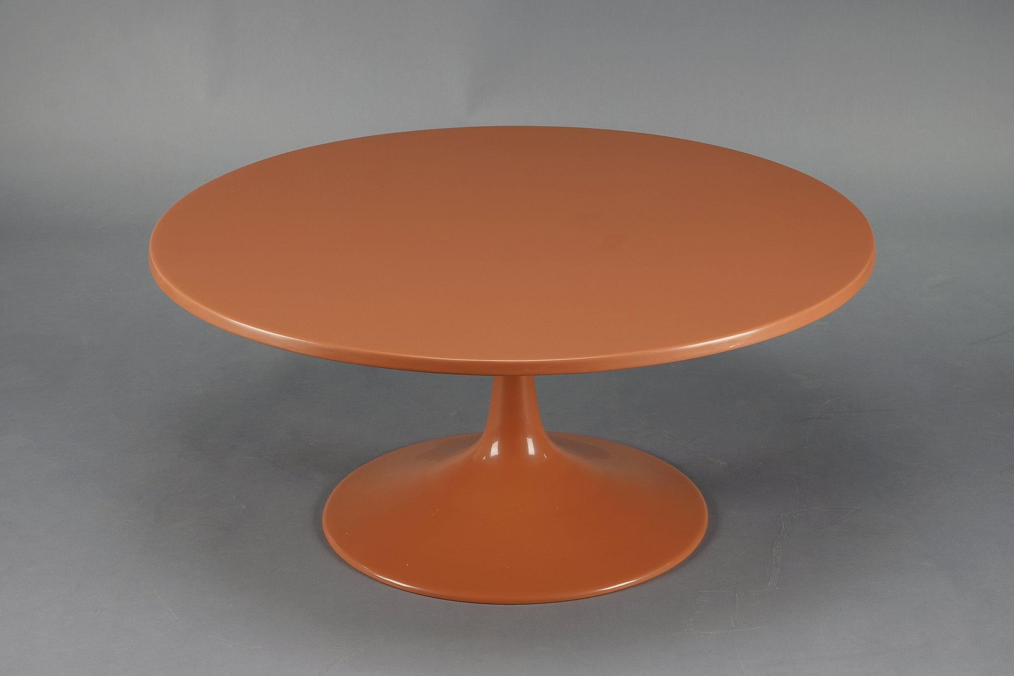 Chaises et table basses tulipe des années 1970 en vente 14