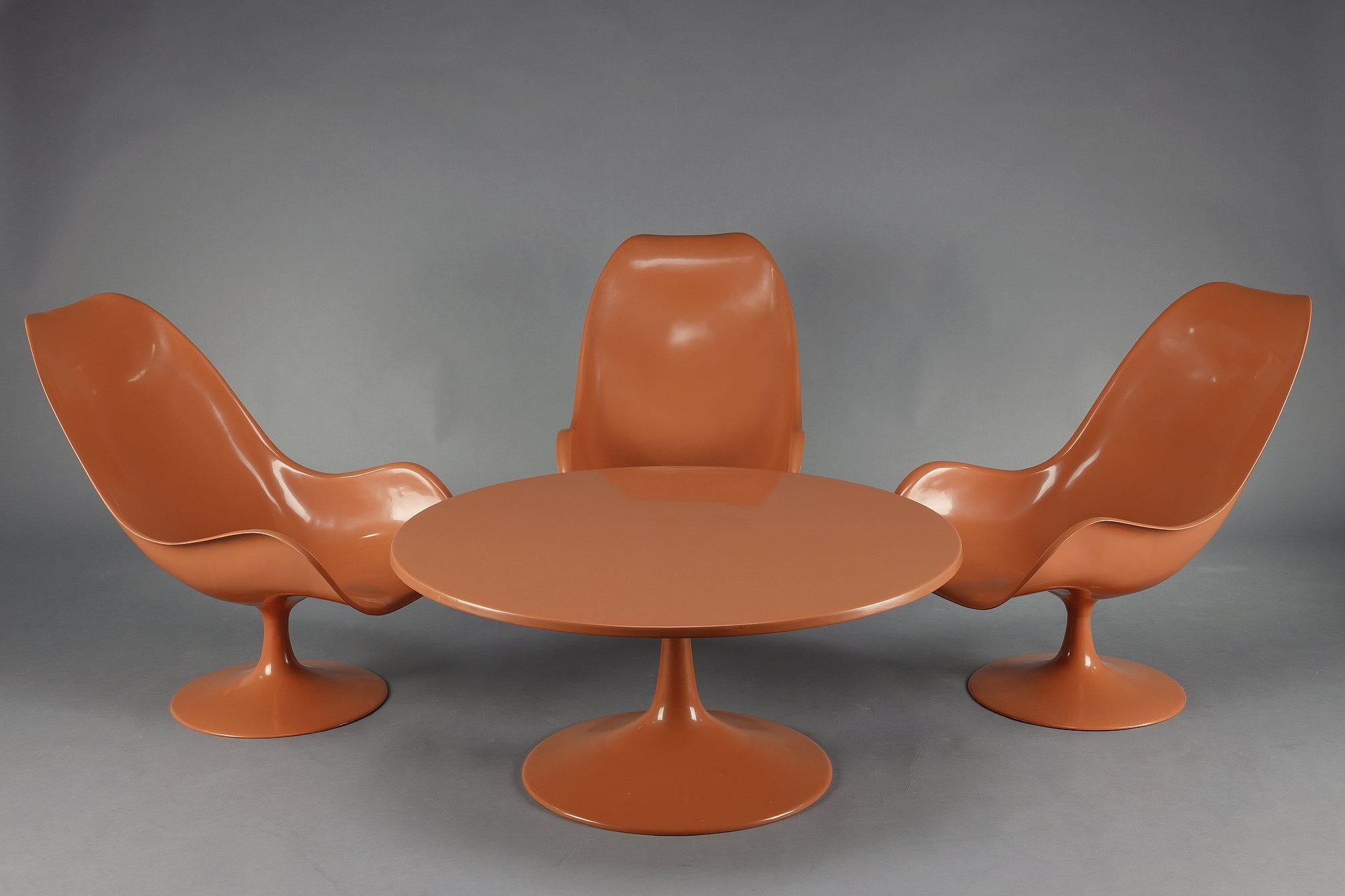 Chaises et table basses tulipe des années 1970 Bon état - En vente à Paris, FR