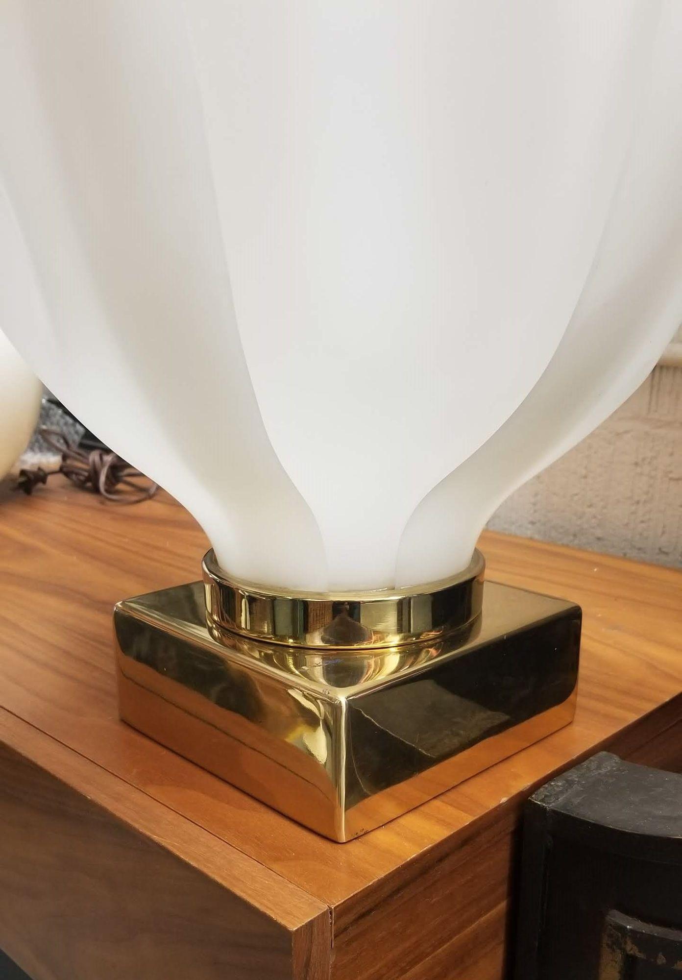 Oversized Acrylic Tulip Lamp in the style of Roger Rougier  For Sale 5