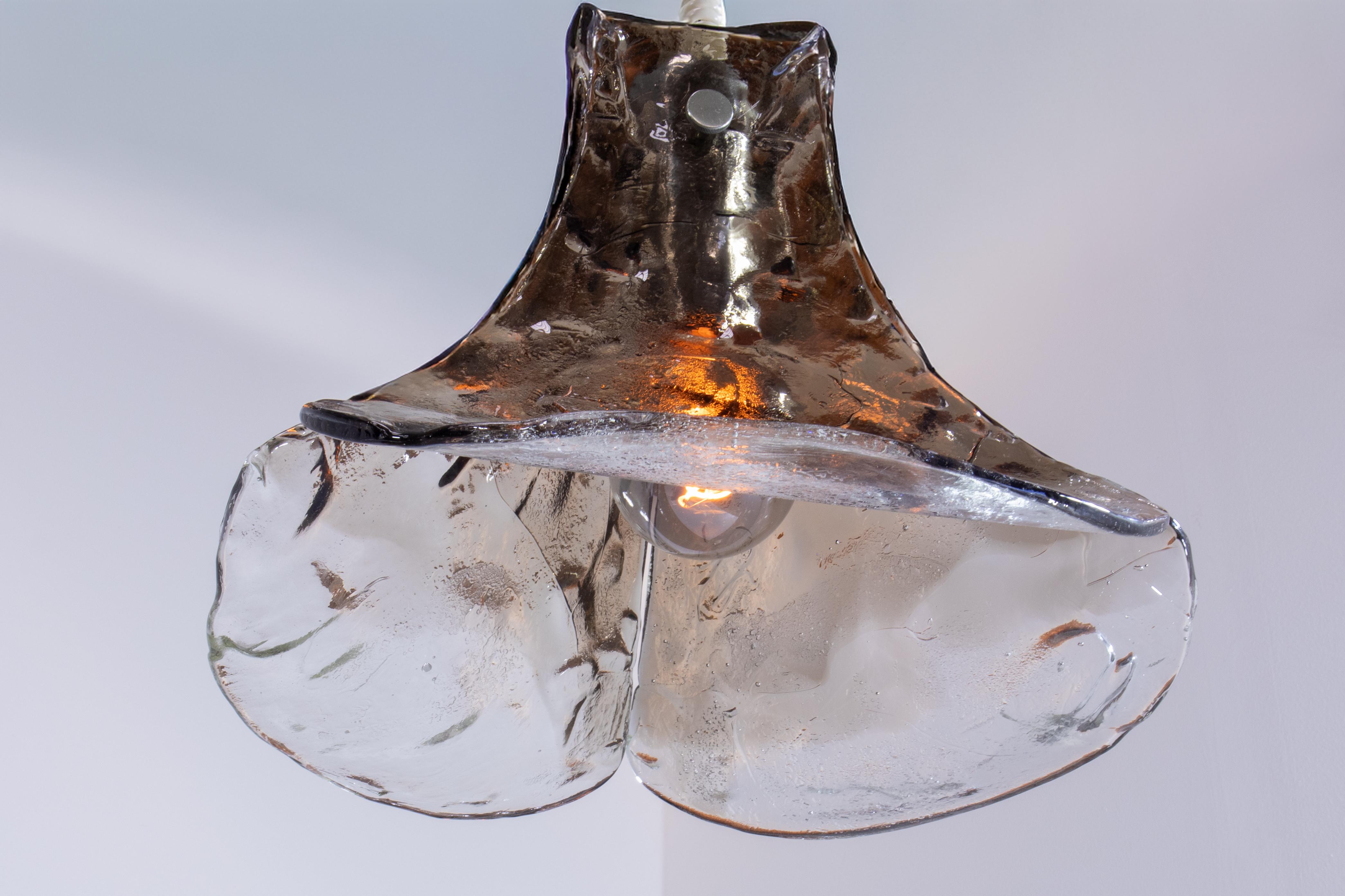 Lampada a sospensione in vetro di Murano Tulipano degli anni '70 di Carlo Nason per Mazzega in vendita 5