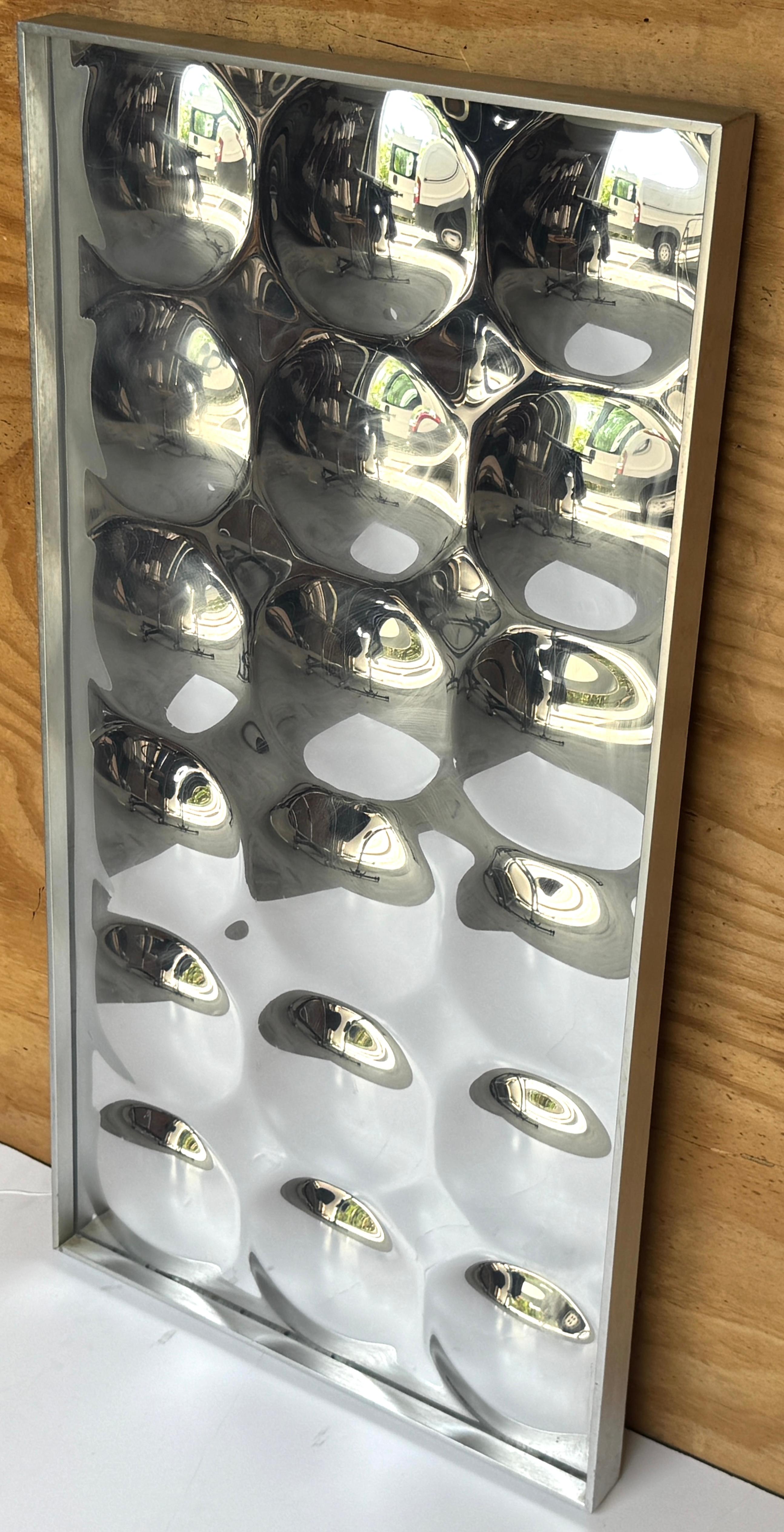 1970s Turner Bubble Mirror in Chrome-Finished Acrylic and Aluminum Frame In Good Condition For Sale In West Palm Beach, FL