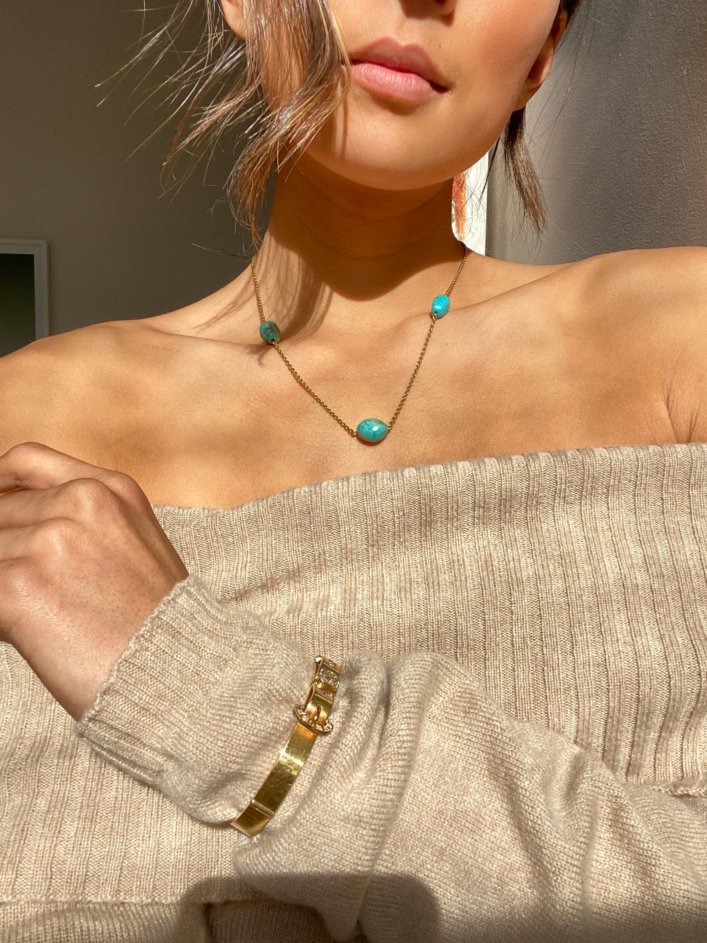1970s Turquoise Nugget Necklace with Solid Gold Chain In Excellent Condition For Sale In Auckland, New Zealand