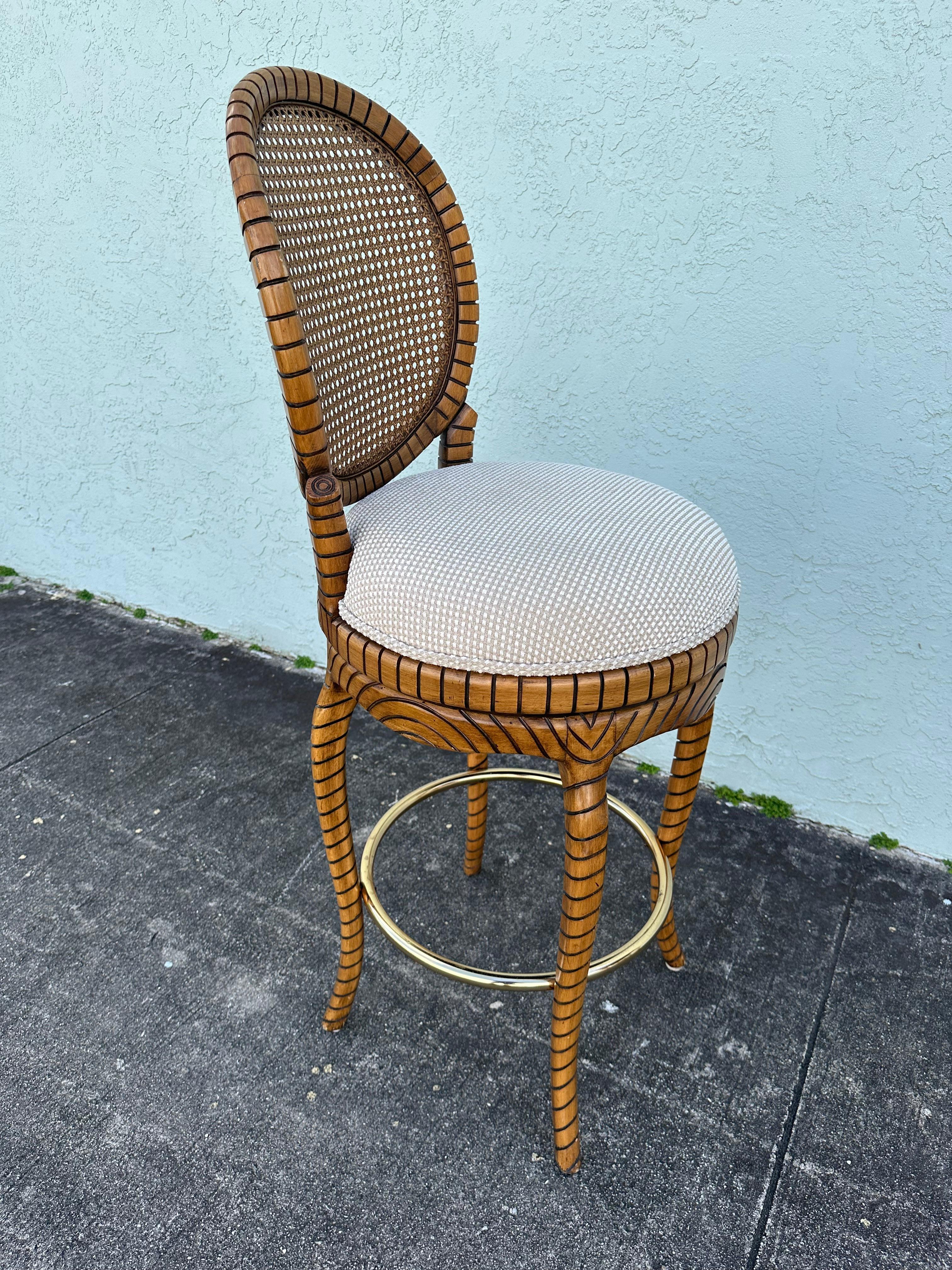 Tissu d'ameublement 1980 Twisted Rope Gilt Wood Cane Swivel Stools, Set of 2 (Tabourets pivotants en bois doré à corde torsadée) en vente