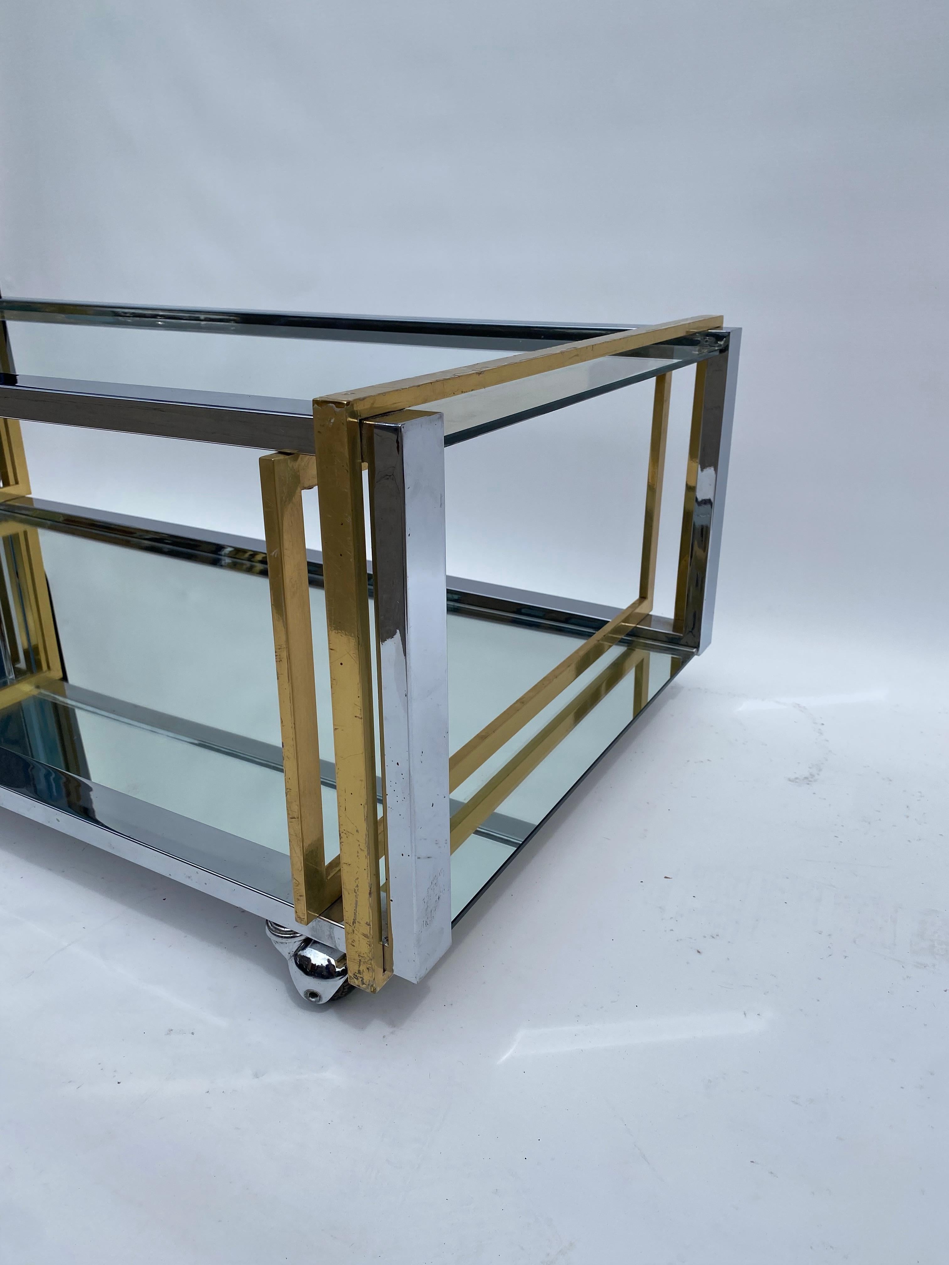 Mesa de centro de dos niveles de los años 70 latón cromo cristal espejo Hollywood Regency Rega en venta 7