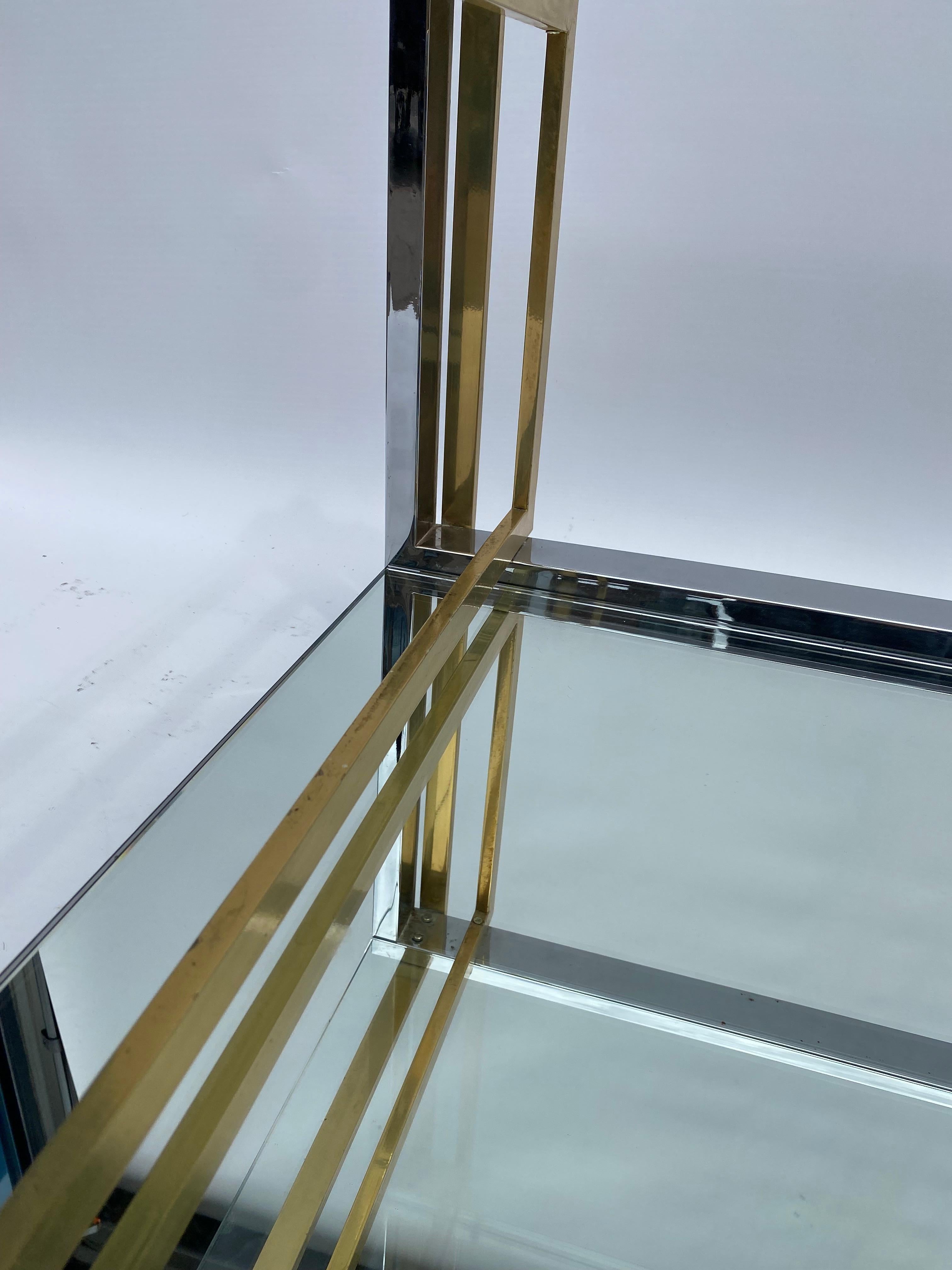 Mesa de centro de dos niveles de los años 70 latón cromo cristal espejo Hollywood Regency Rega en venta 12