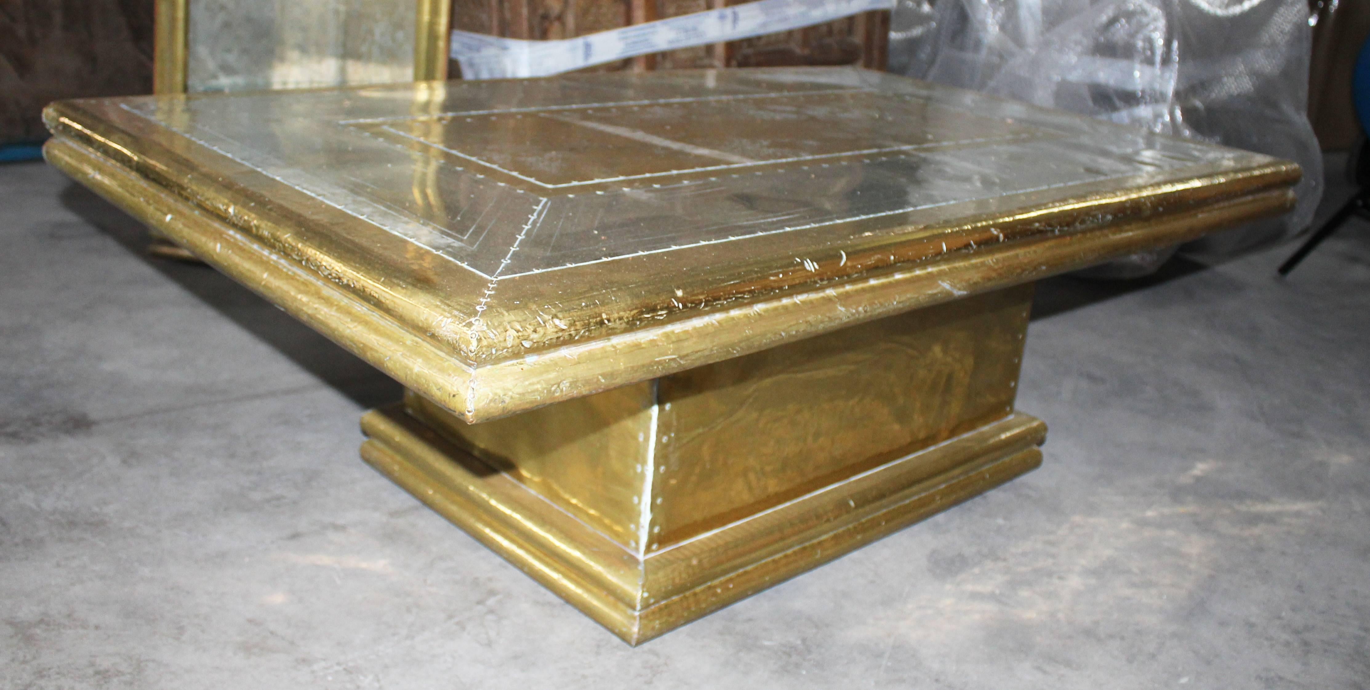 Spanish 1970s Two-Tone Gilded Gold Brass on Wood Designer Centre Cocktail Coffee Table For Sale