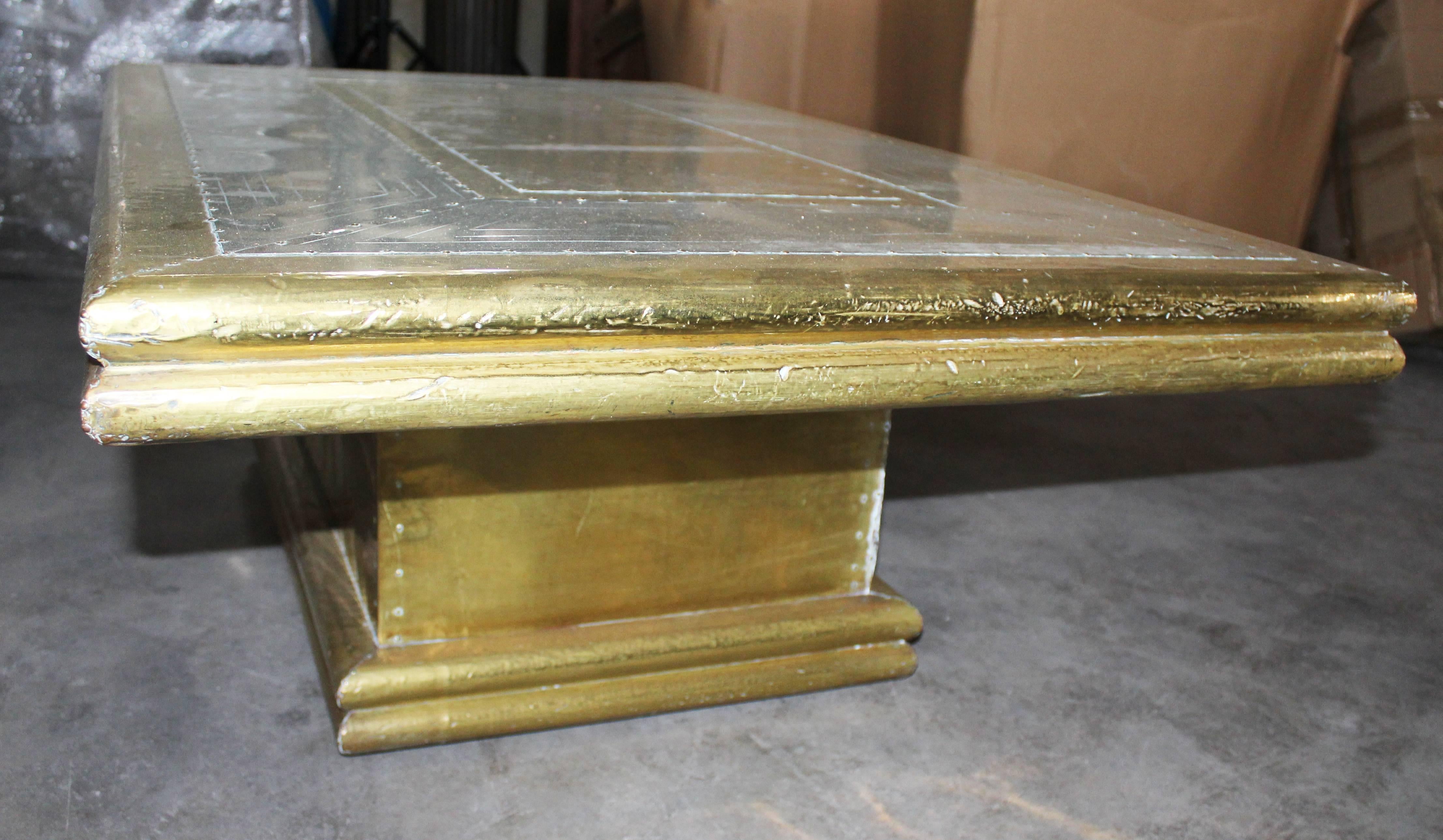 20th Century 1970s Two-Tone Gilded Gold Brass on Wood Designer Centre Cocktail Coffee Table For Sale