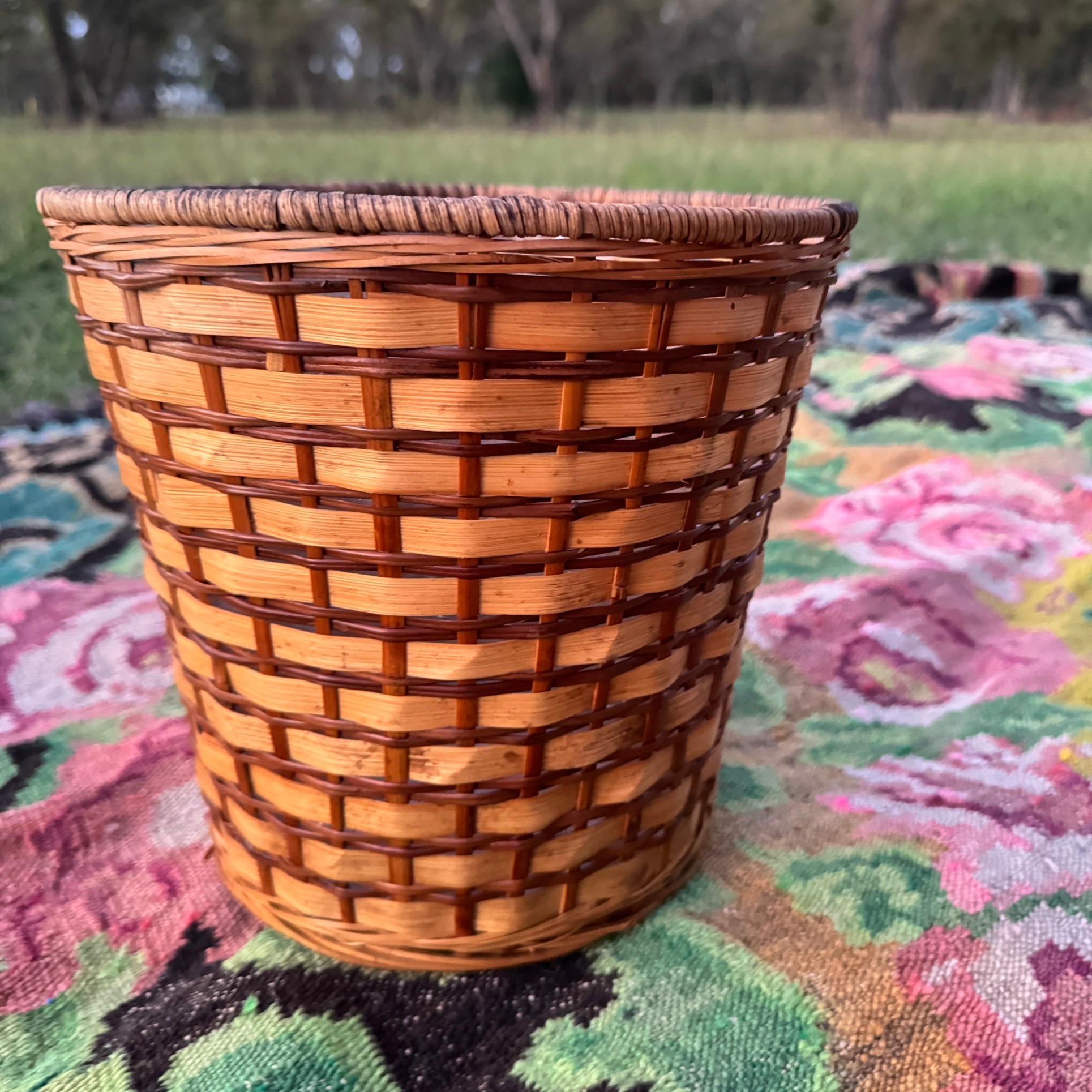 1970s Two Toned Woven Rattan Wastebasket In Good Condition For Sale In Cordova, SC