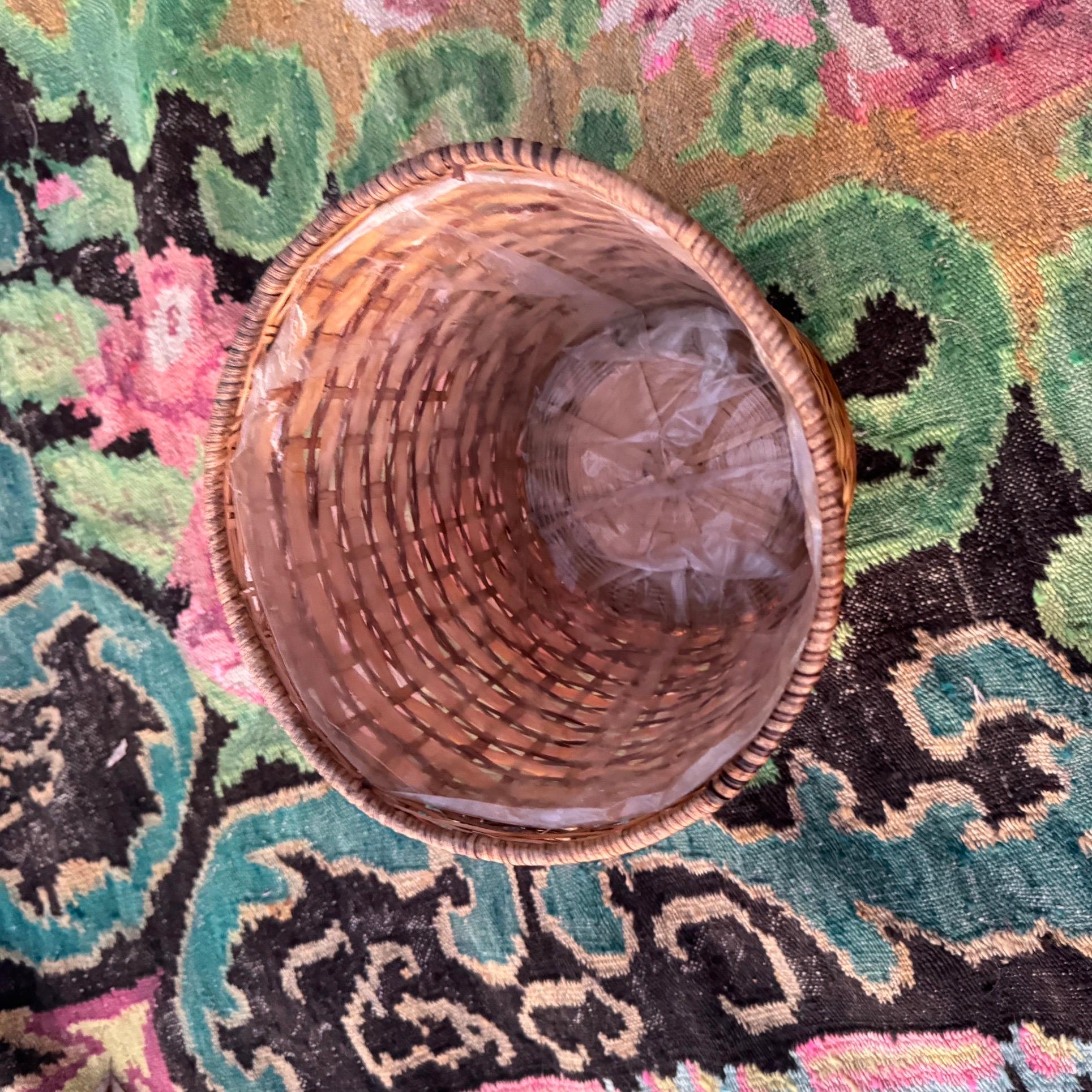 1970s Two Toned Woven Rattan Wastebasket For Sale 2