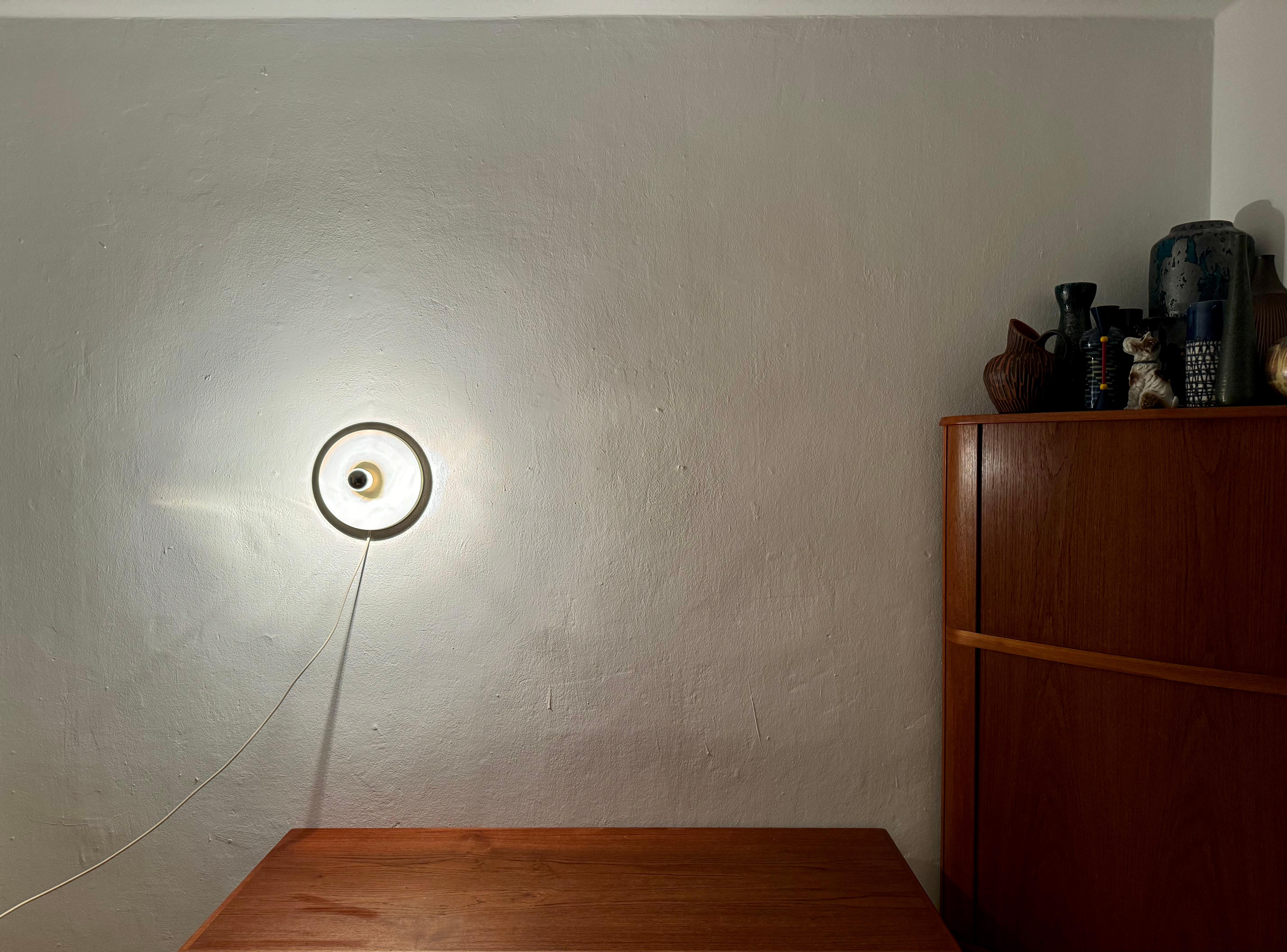 Lampe murale ou plafonnier Ufo des années 1970 par Cosack en vente 3