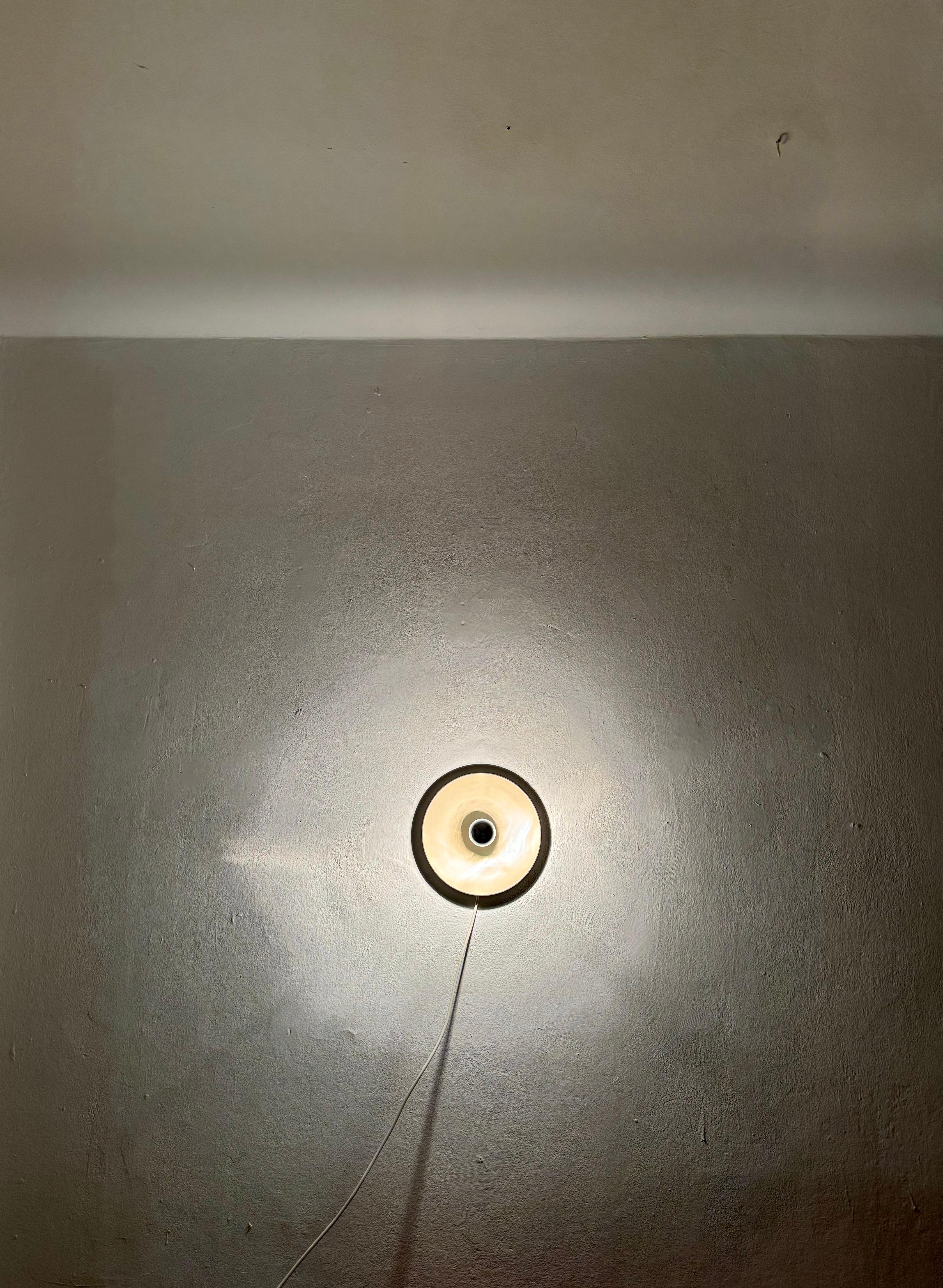 Lampe murale ou plafonnier Ufo des années 1970 par Cosack en vente 2