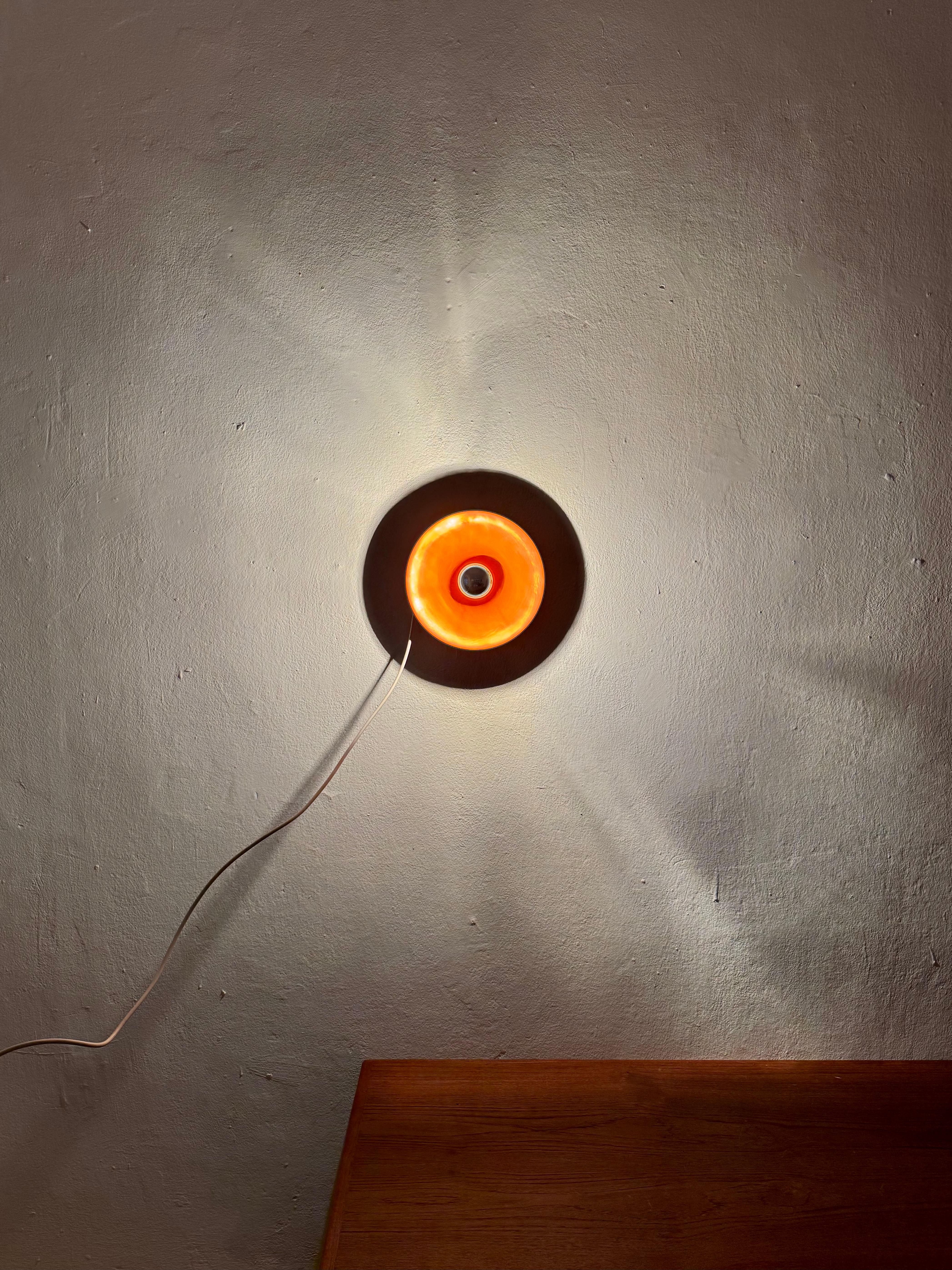 Lámpara de pared o techo Ufo de los años 70 de Staff Metal en venta