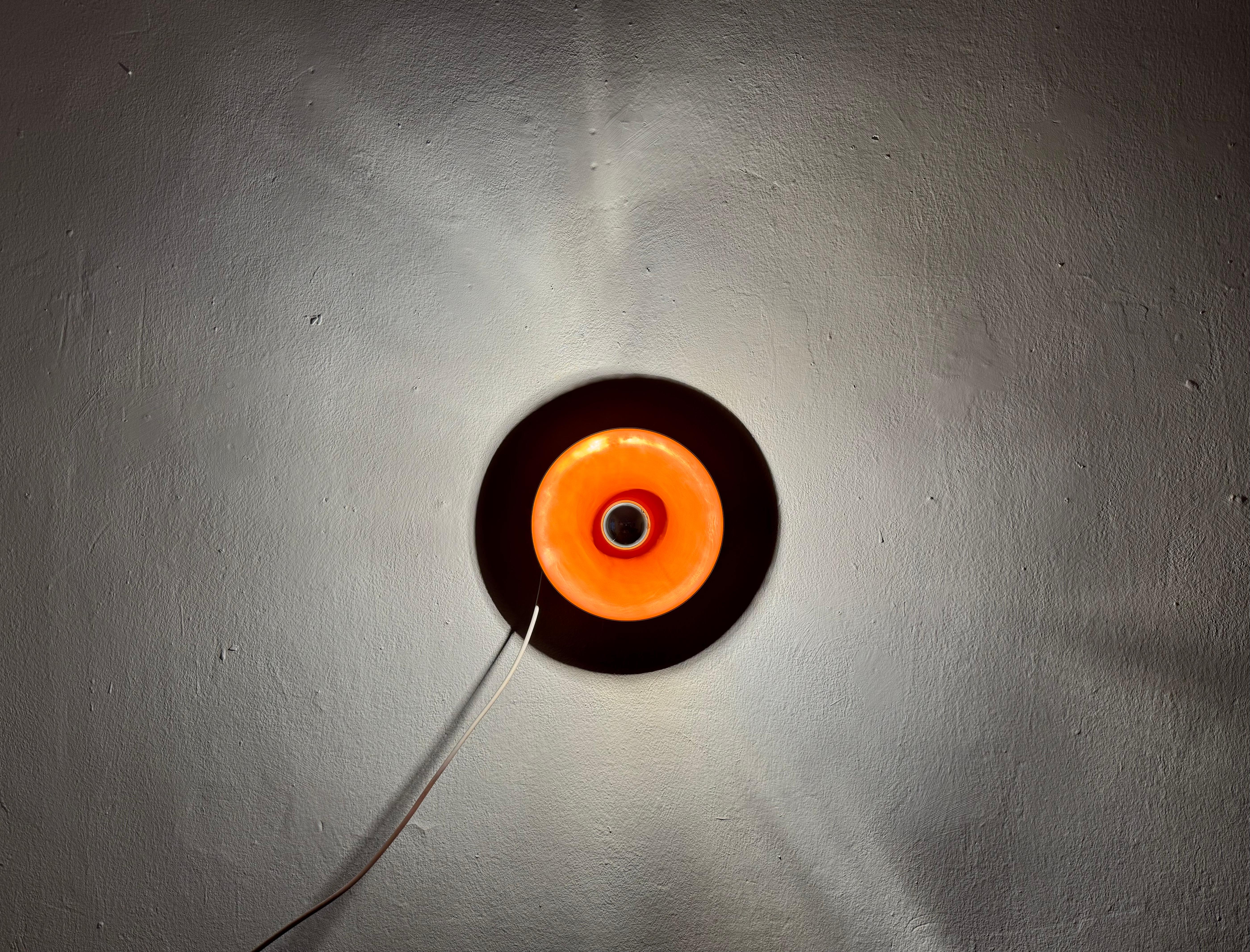 Lámpara de pared o techo Ufo de los años 70 de Staff en venta 1