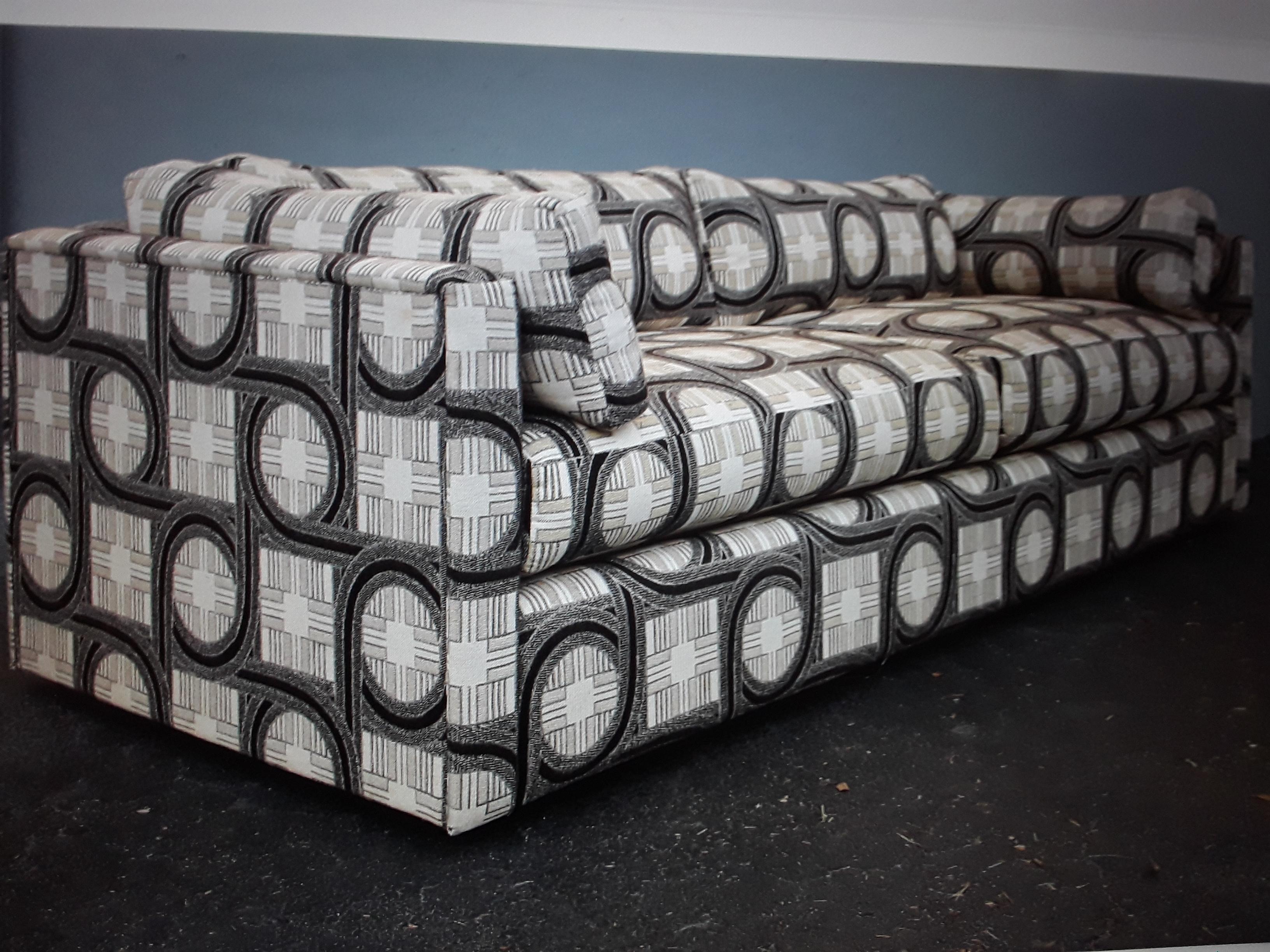 1970's Ultra Modern Sofa with Retro Designer Fabric by Shawnee Penn In Good Condition For Sale In Opa Locka, FL