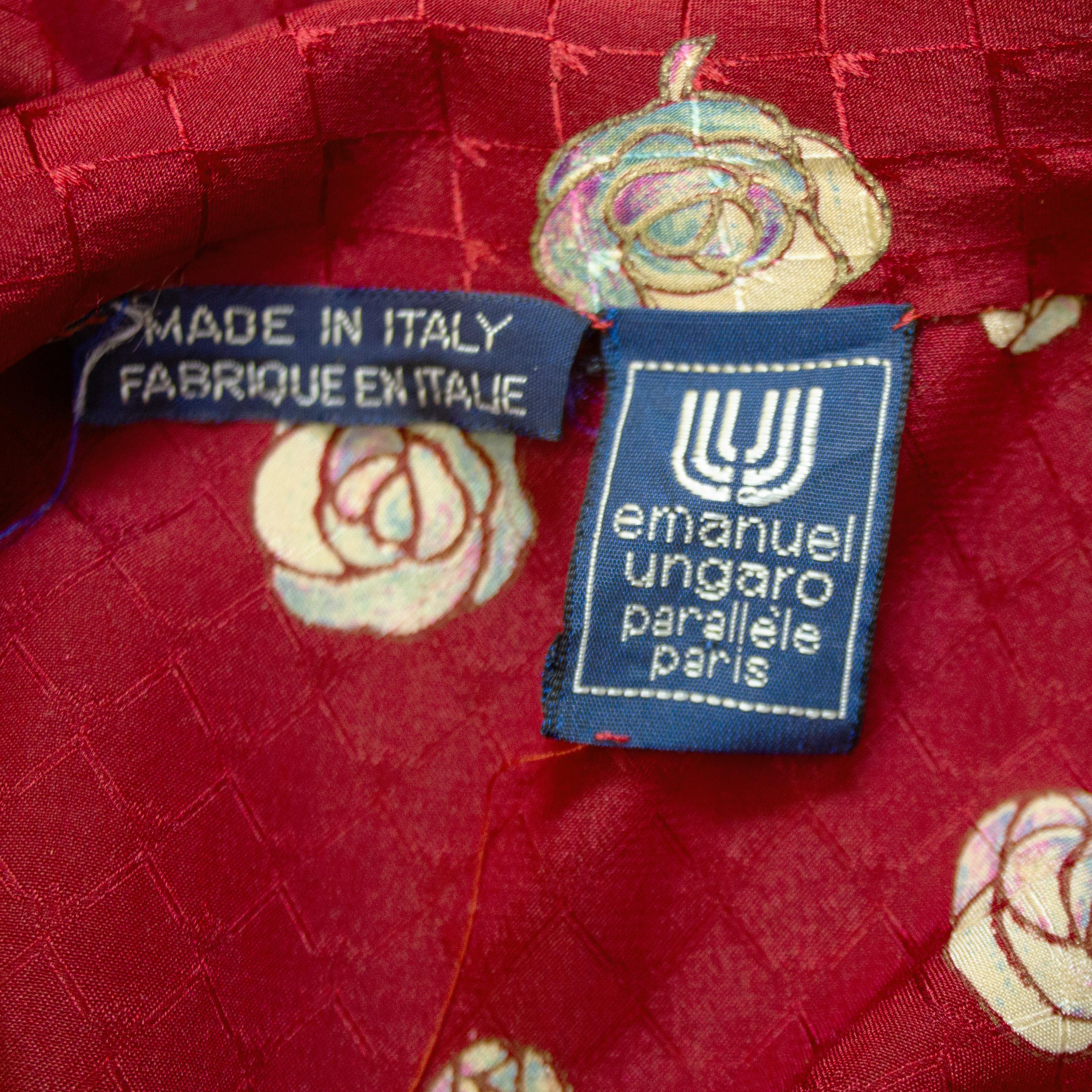 1970er Ungaro Bordeau Bedruckte Seidenbluse im Angebot 1