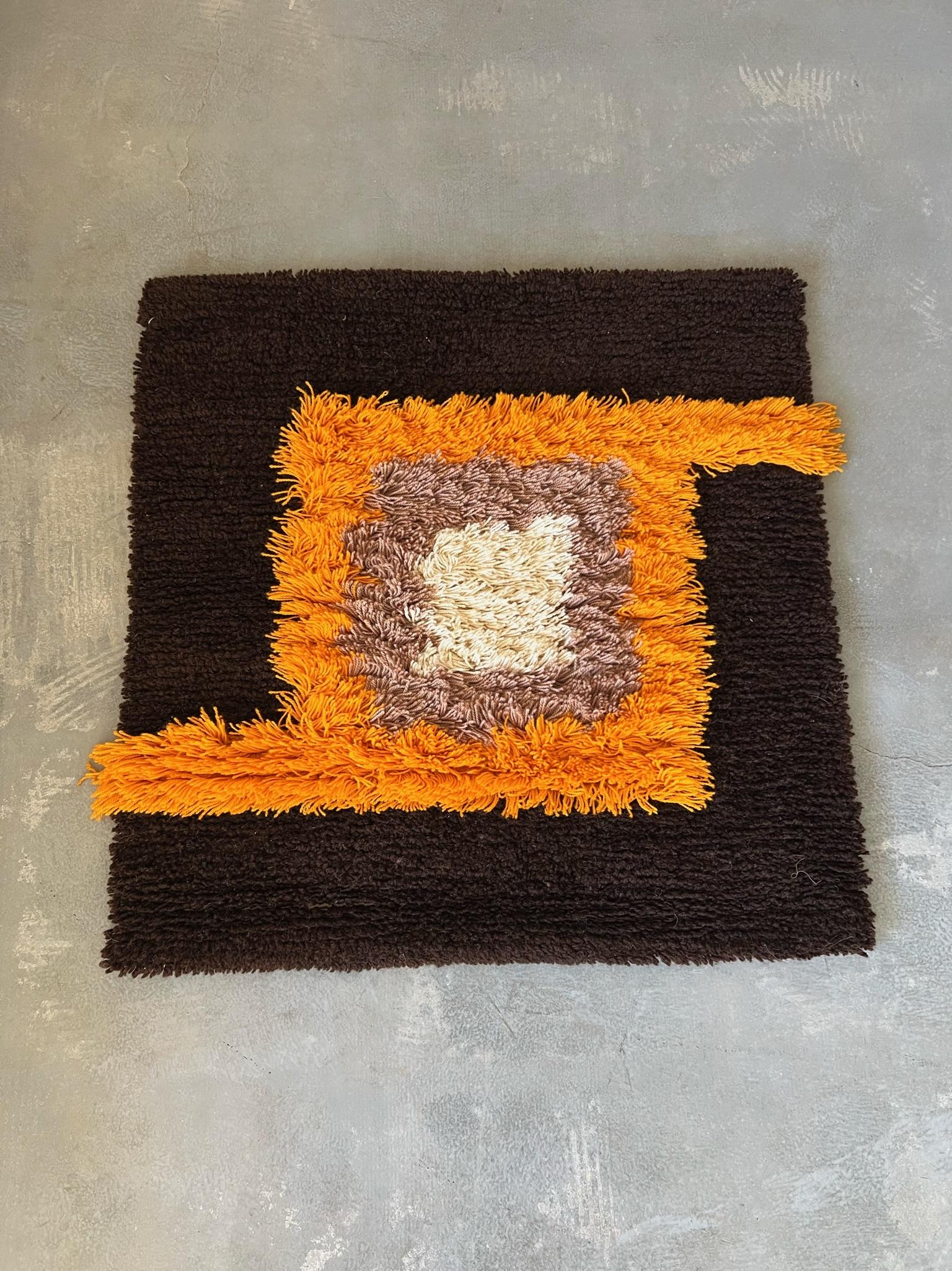 Wool 1970's UNUSED German Wall Rug By CROWELL TEFZET Mid Century Modernist S. Doege For Sale