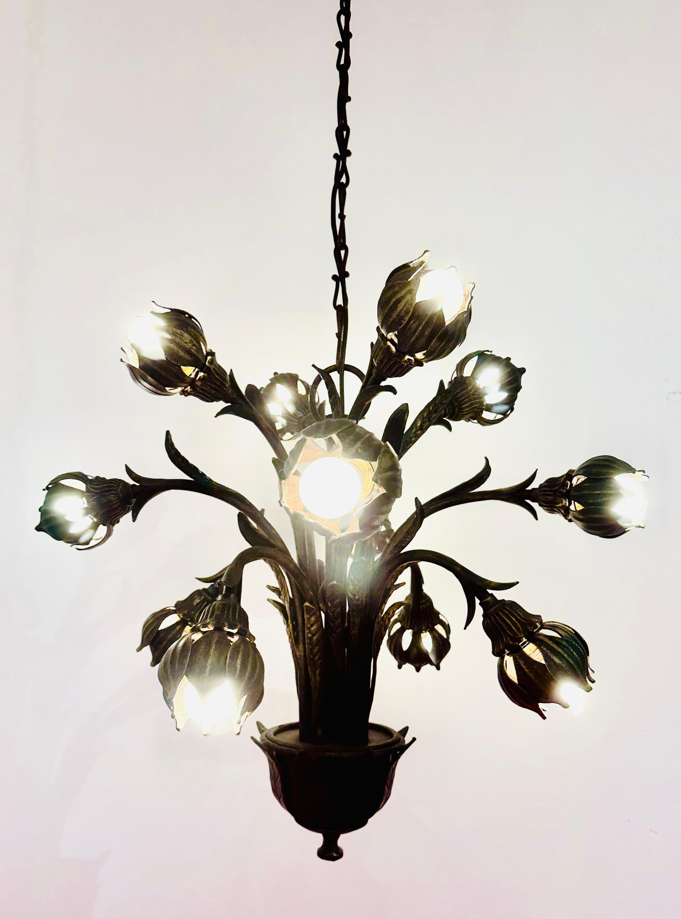 Mid-Century Modern Insolite lustre allemand à 12 feux, en fonte et faux bronze, années 1970