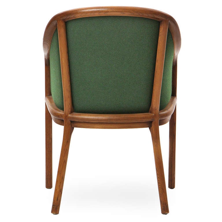 Américain Fauteuil en frêne rembourré des années 1970 de Ward Bennett pour Brickel Associates en vente