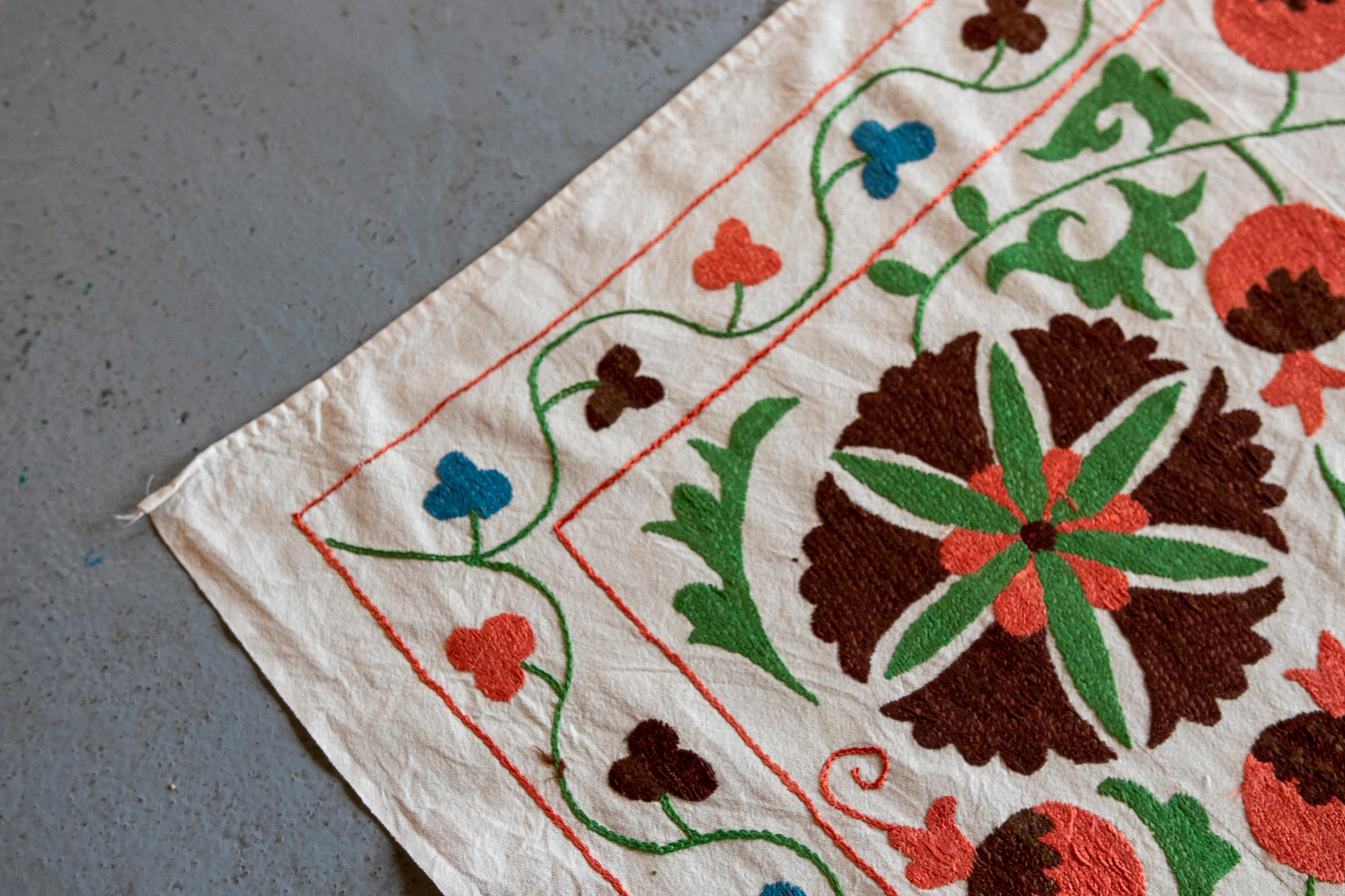 1970s Uzbekistan Suzani Carpet in Typical Colours For Sale 7