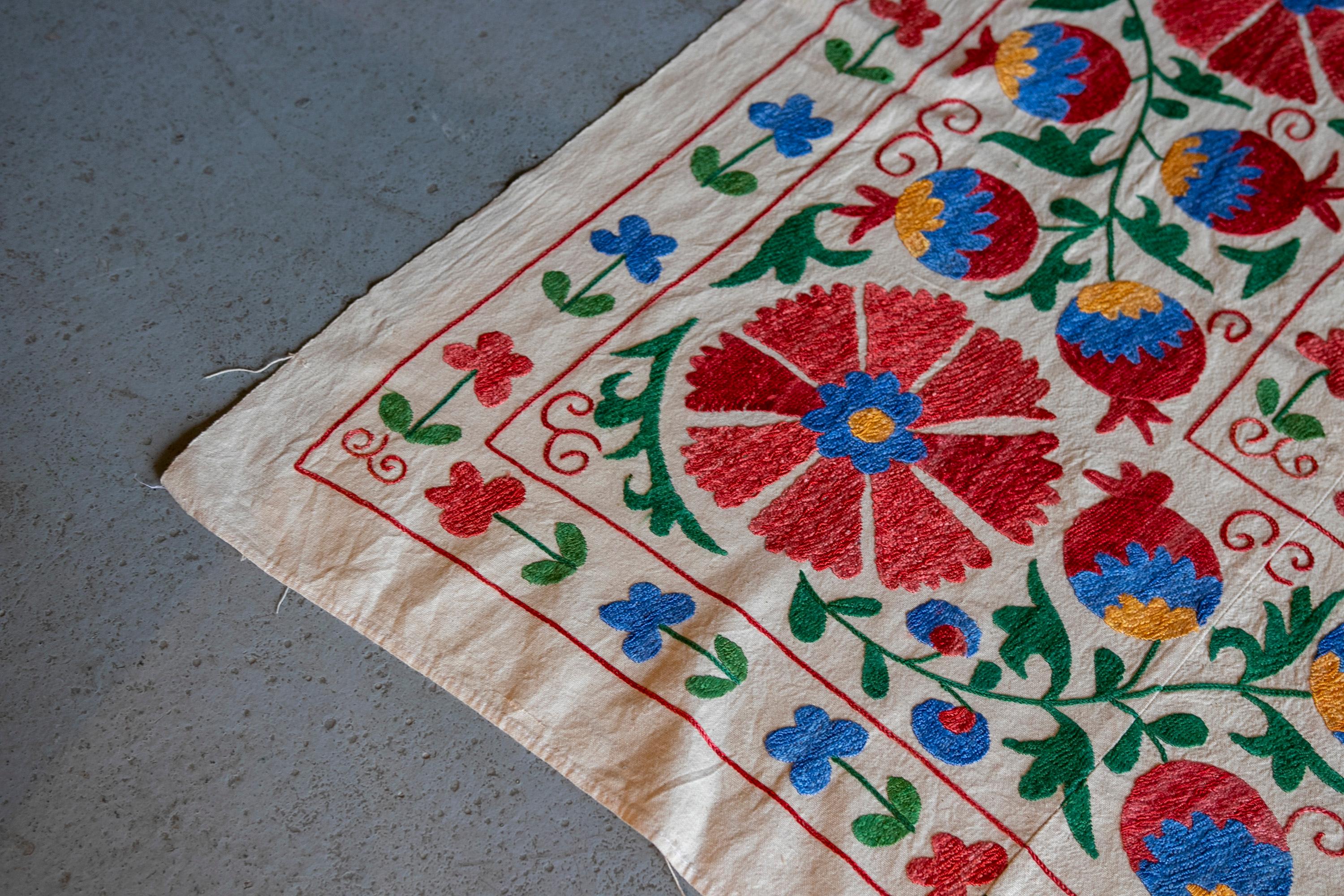 1970s Uzbekistan Suzani Carpet in Typical Colours For Sale 9