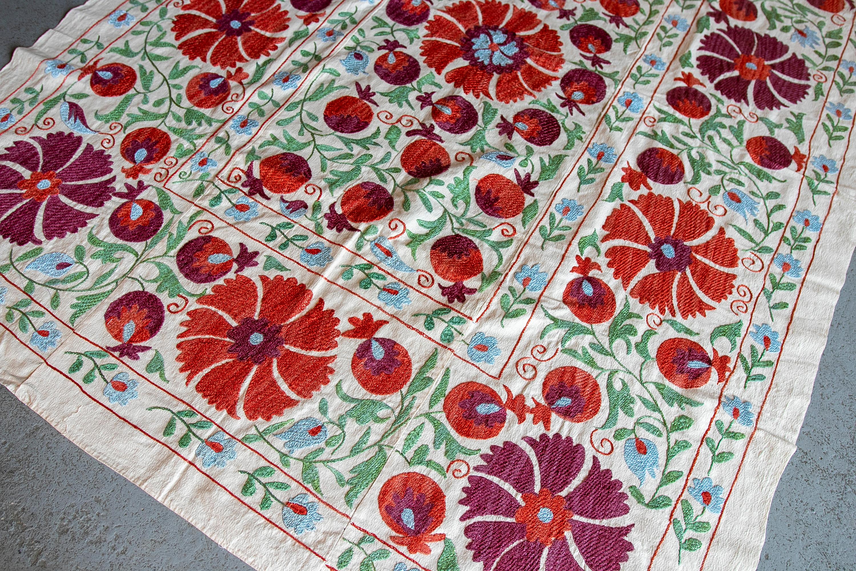 20th Century 1970s Uzbekistan Suzani Carpet in Typical Colours For Sale