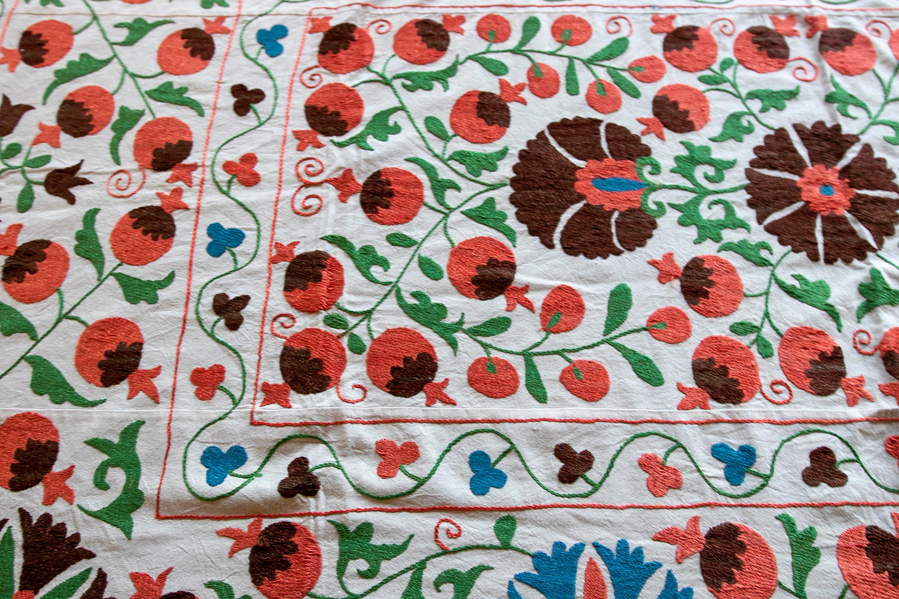 Cotton 1970s Uzbekistan Suzani Carpet in Typical Colours For Sale