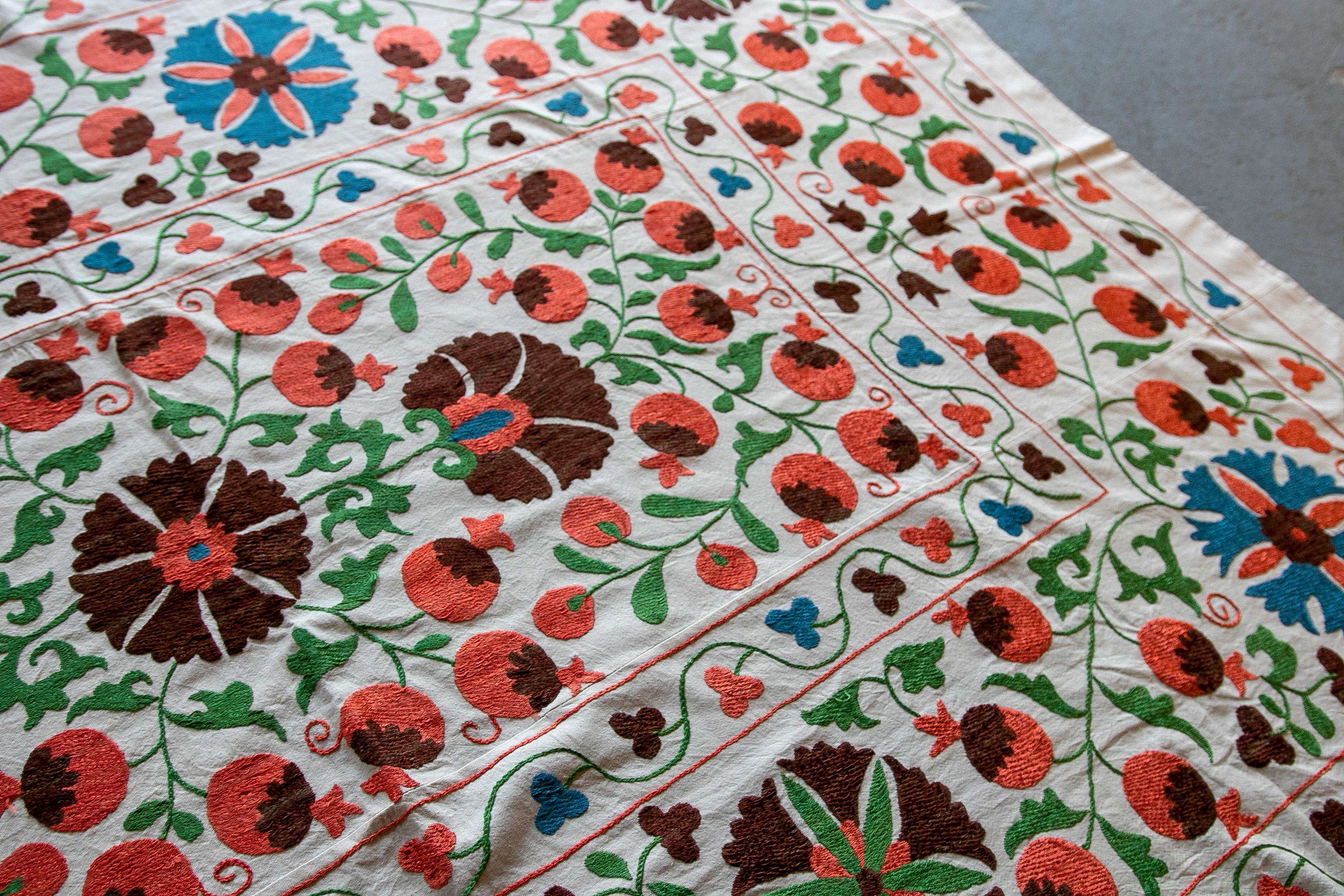 1970s Uzbekistan Suzani Carpet in Typical Colours For Sale 2