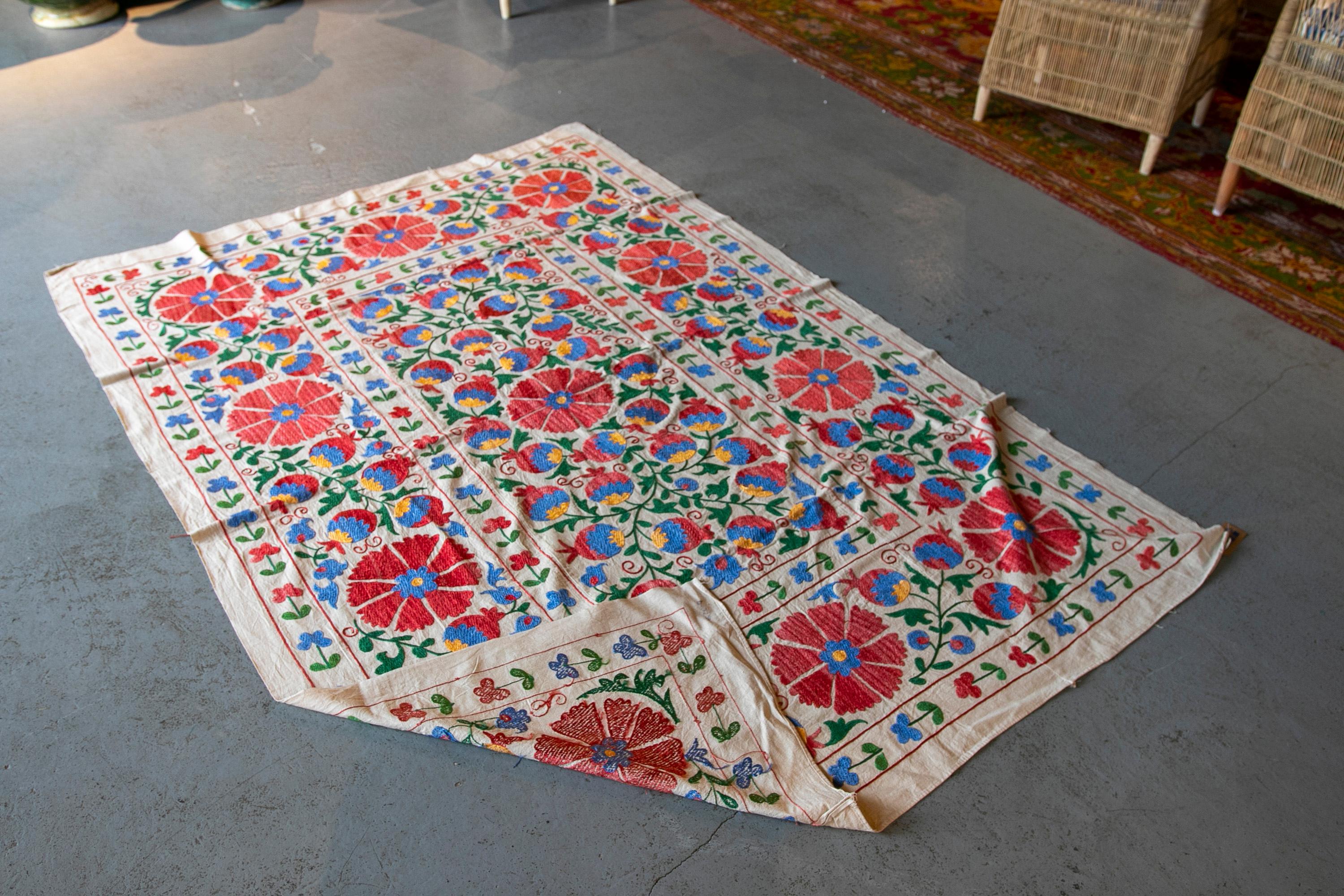 1970s Uzbekistan Suzani Carpet in Typical Colours For Sale 2