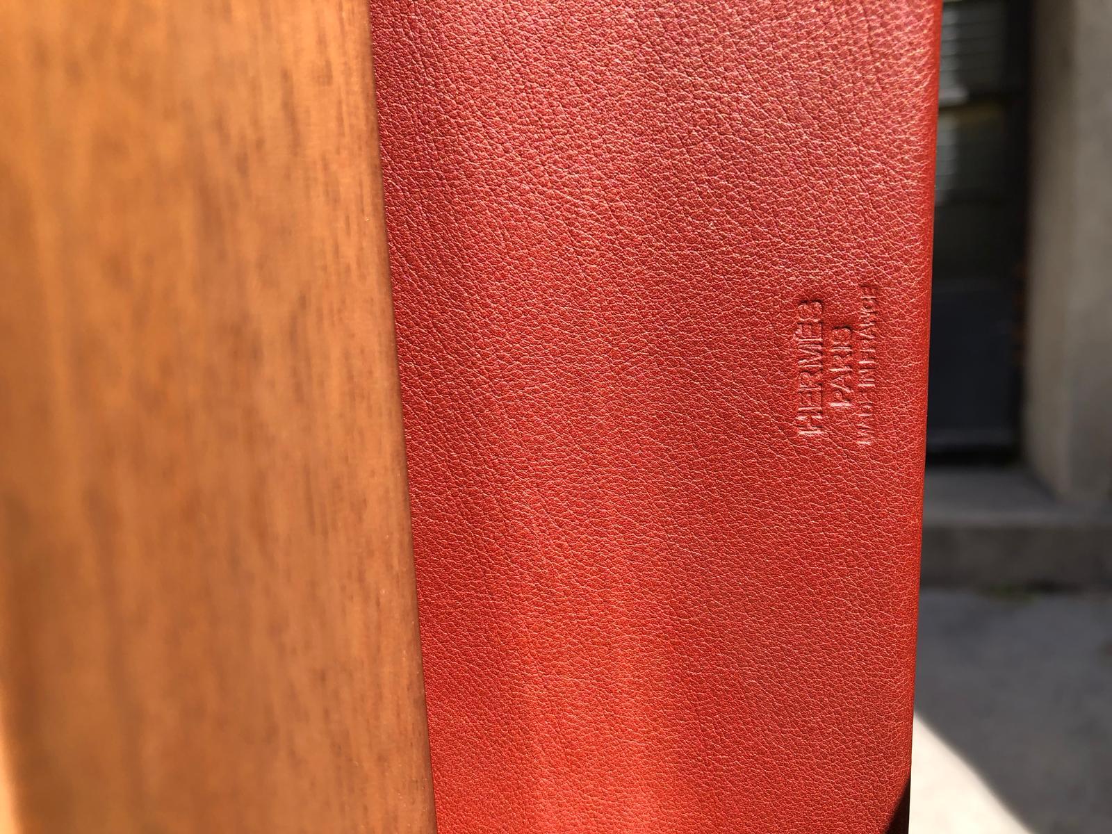 Molto bello il valletto Paul Dupre-Lafon per Hermès
In ottime condizioni
Firmato
prototipo timbrato
Questo è un pezzo da novanta per la tua collezione.