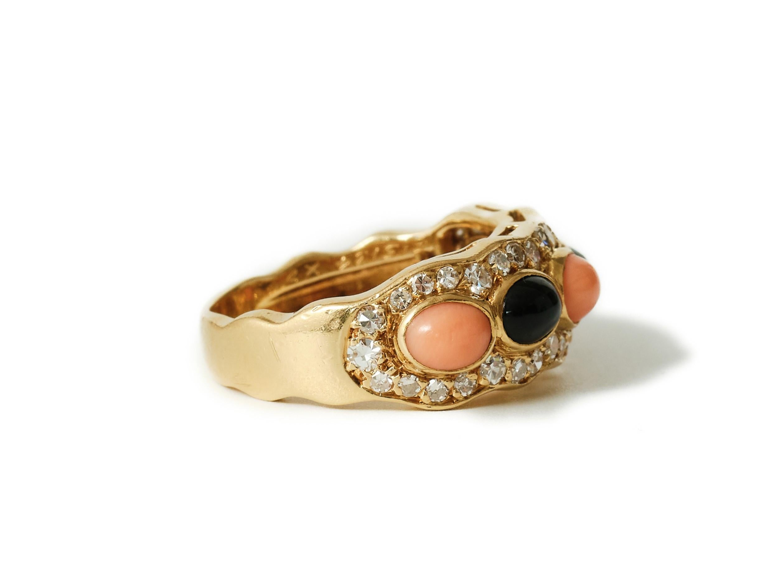 1970s Van Cleef and Arples coral, onyx and diamond ring 4