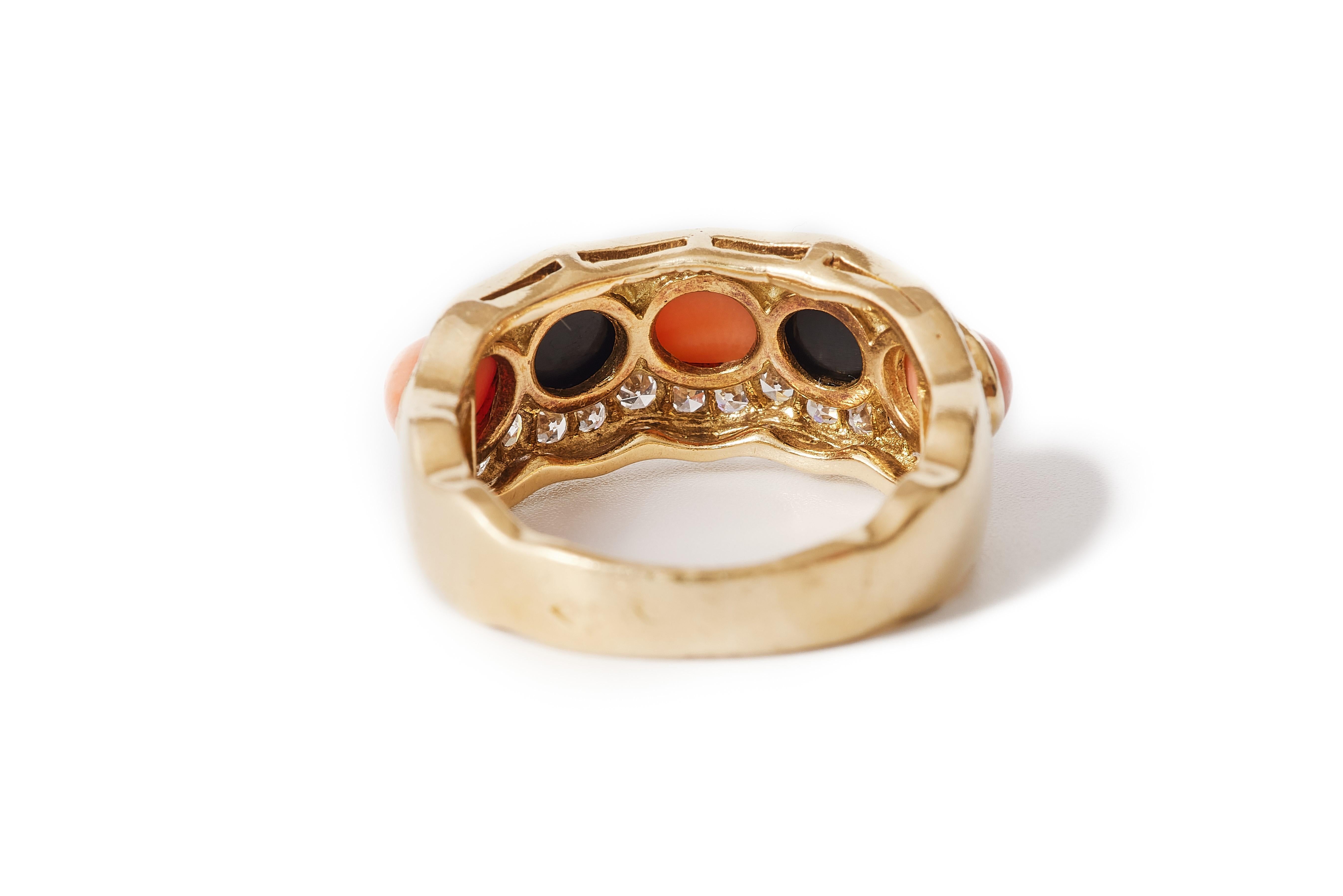1970s Van Cleef and Arples coral, onyx and diamond ring 2