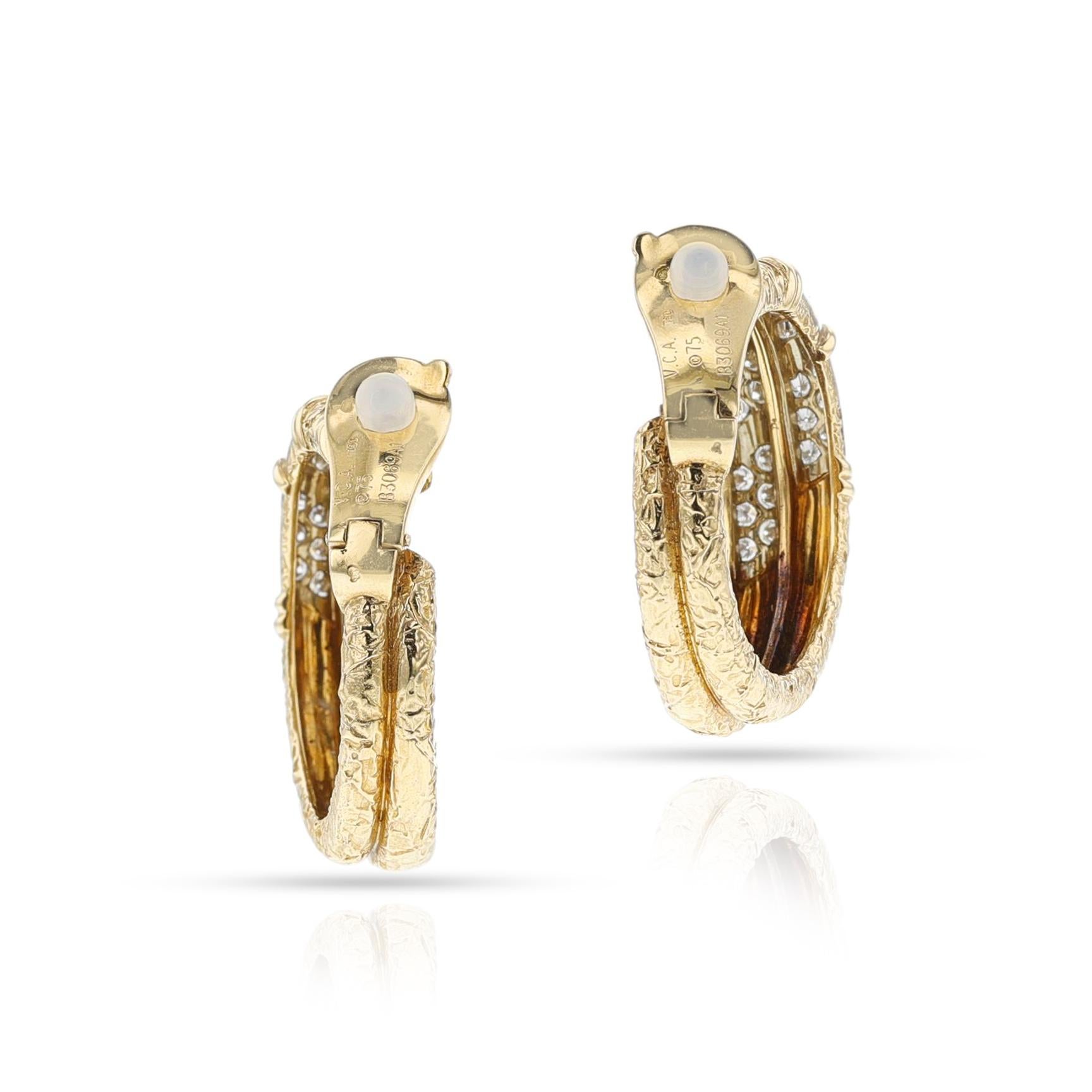 Orecchini a doppio cerchio in oro 18k e diamanti di Van Cleef & Arpels degli anni '70 In condizioni ottime in vendita a New York, NY
