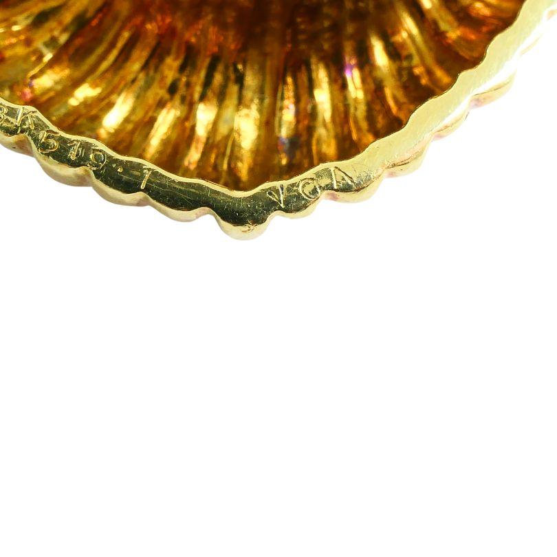 Boucles d'oreilles à clip en or 18k Van Cleef & Arpels des années 1970 en vente 10