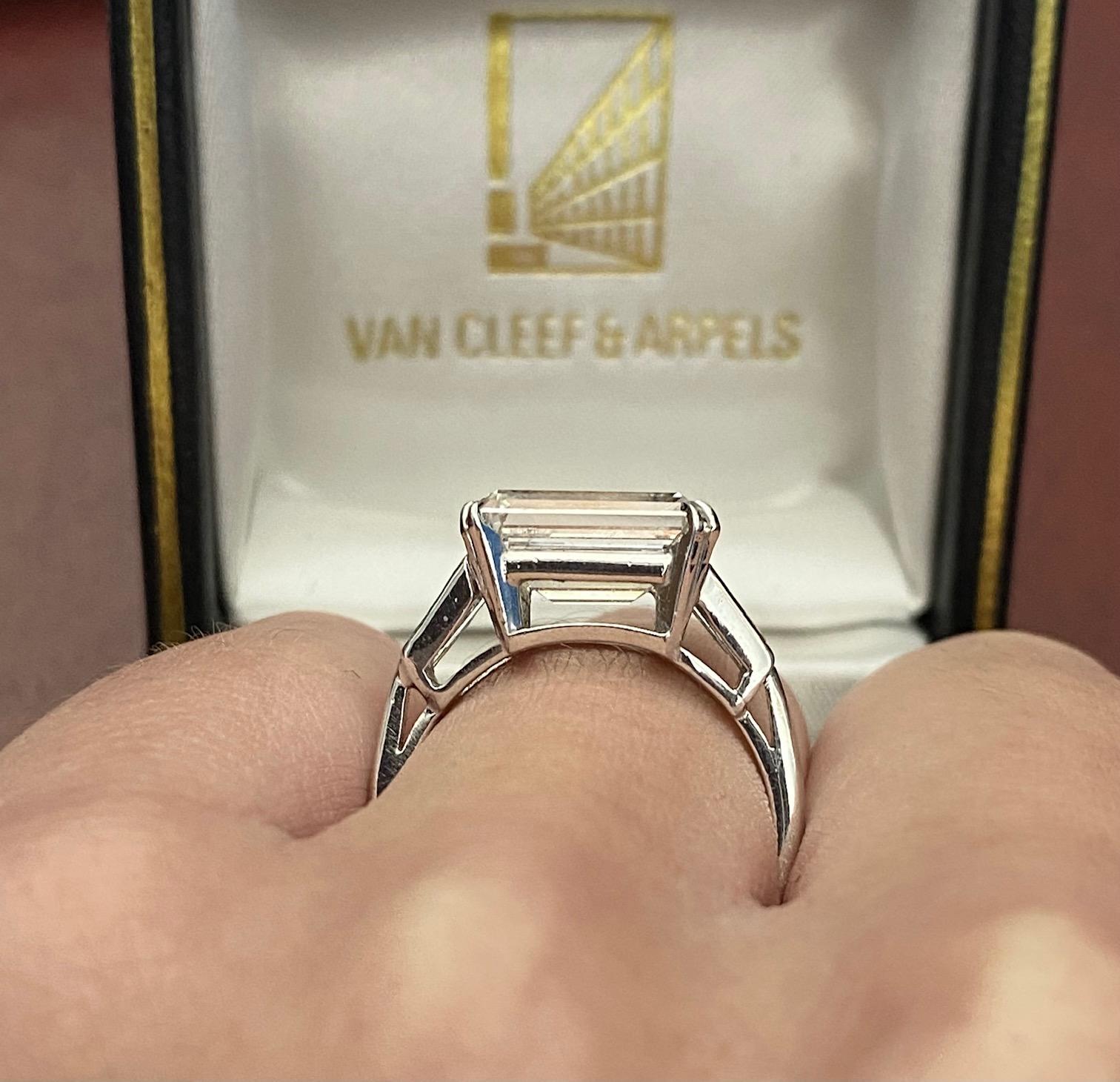 1970s Van Cleef & Arpels Paris Diamond Emerald-Cut Engagement Ring For Sale 2
