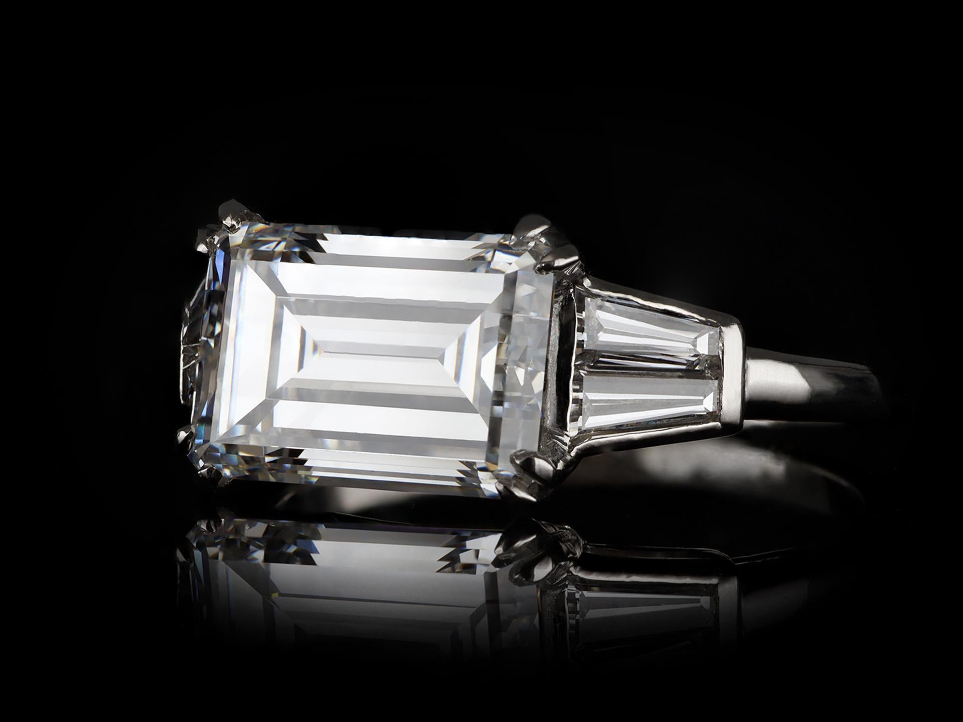 Emerald Cut 1970s Van Cleef & Arpels Paris Diamond Emerald-Cut Engagement Ring For Sale