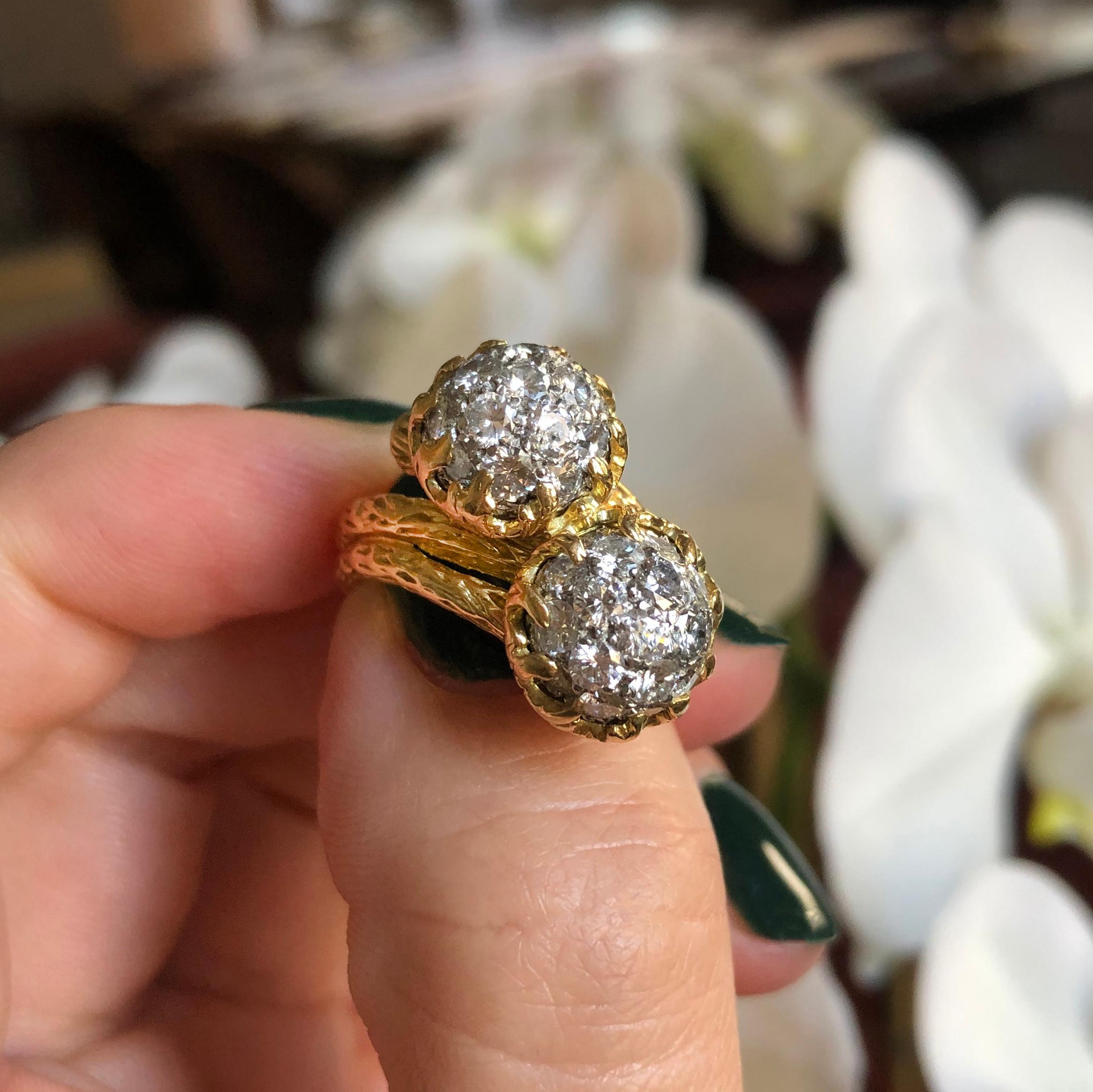 Round Cut 1970s Van Cleef & Arpels Pavé Diamond and Gold Bypass Ring