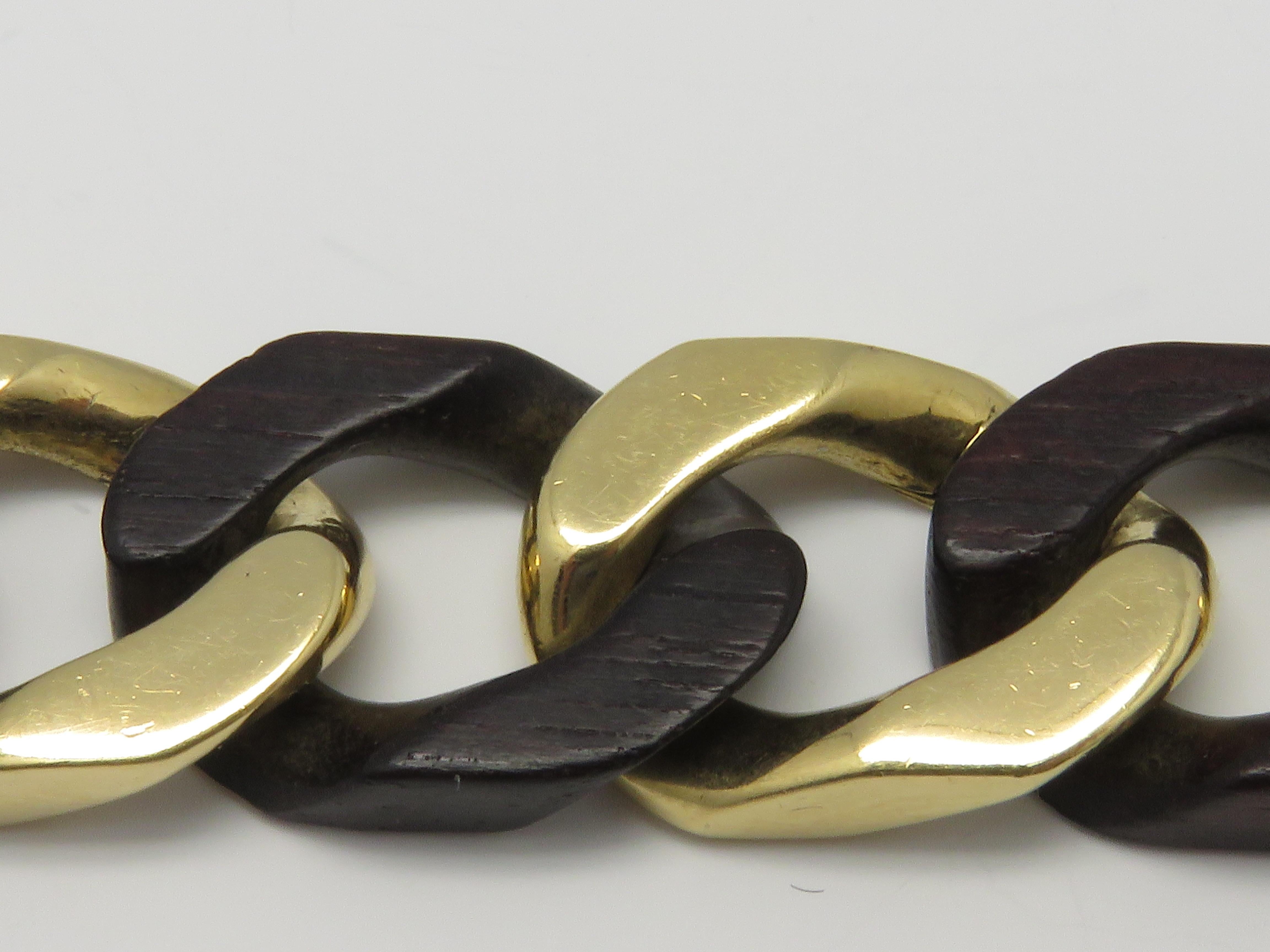 1970s Van Cleef & Arpels Yellow Gold Wood Curb Link Bracelet For Sale 1