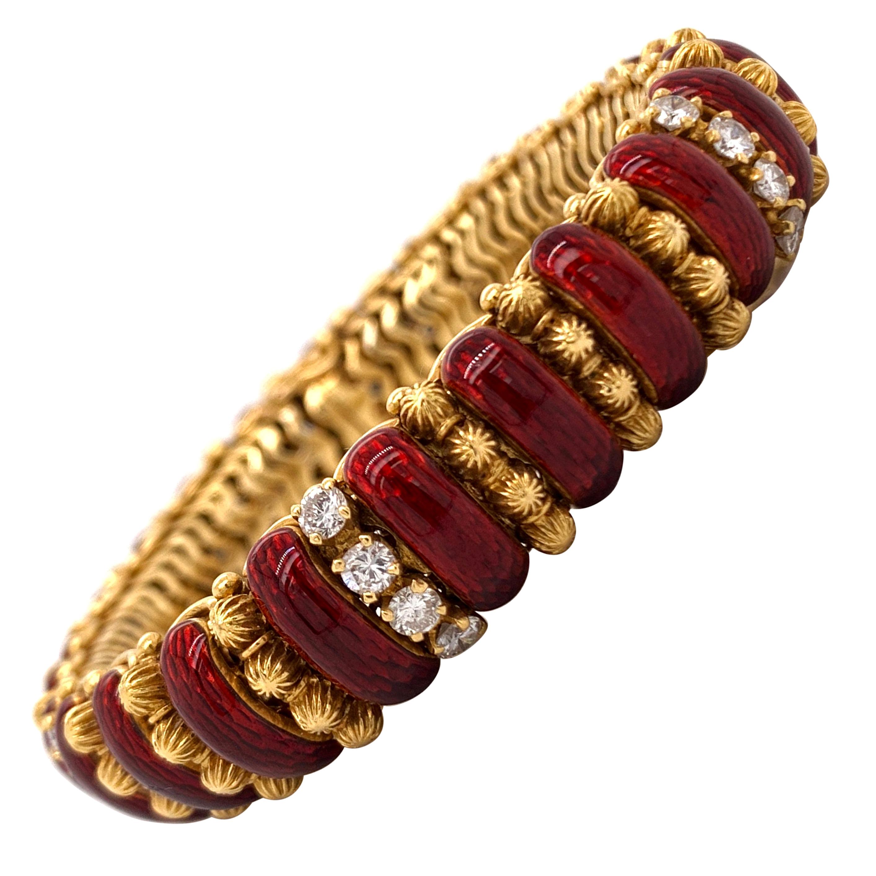 1970s Van Cleefs & Arpels Diamond 18 Karat Yellow Gold Bracelet For Sale