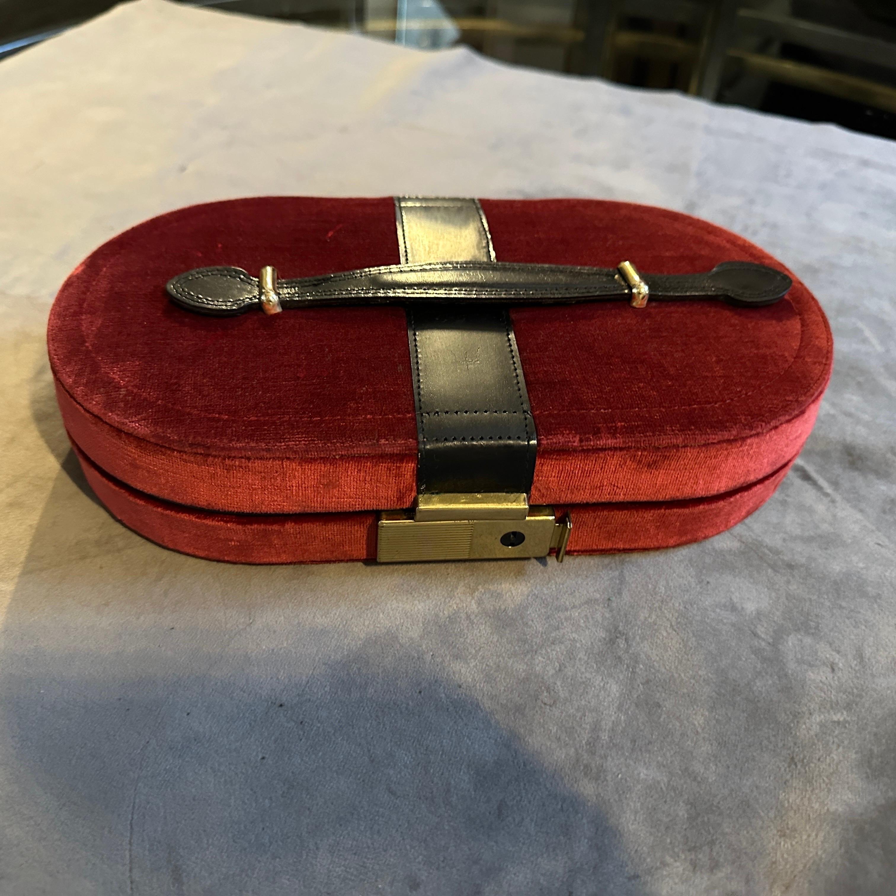 Joyero de viaje italiano de terciopelo y cuero de los años 70 Marrón en venta