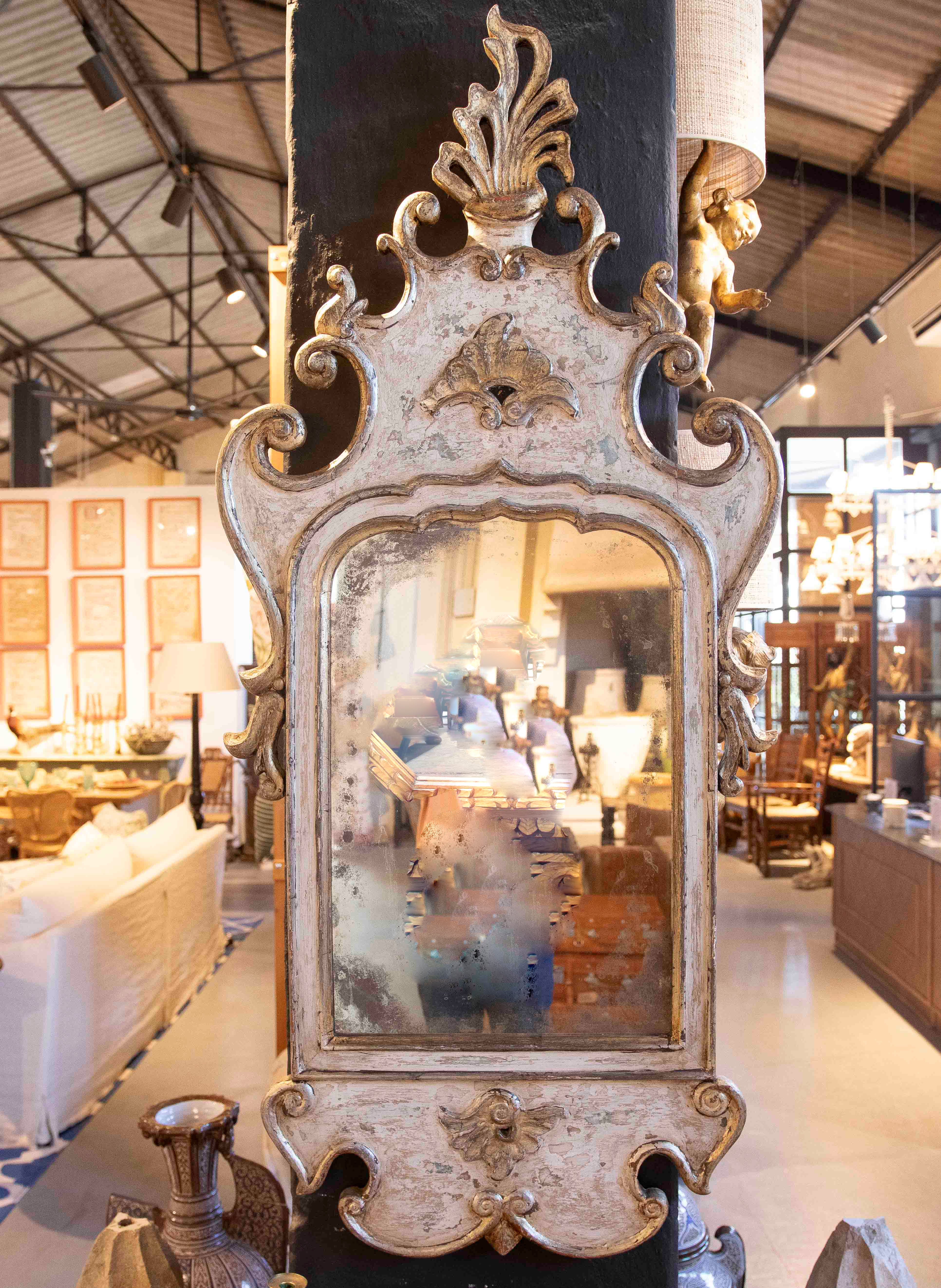 1970s Venetian-Style Mirror with Carved and Gilded Frame For Sale