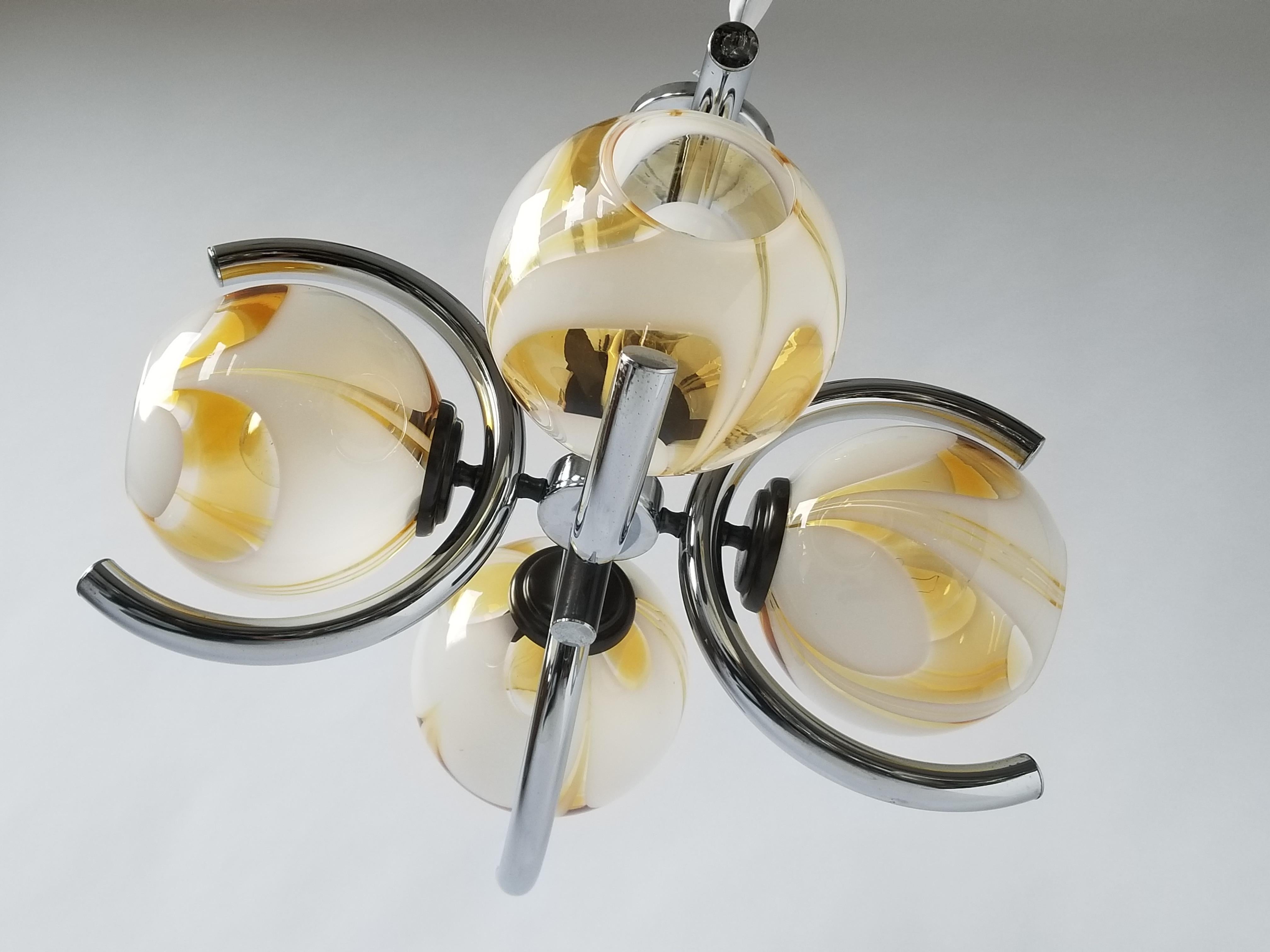 1970s Venini Style Glass Shade on a Four-Arm Chandelier, Italy 3