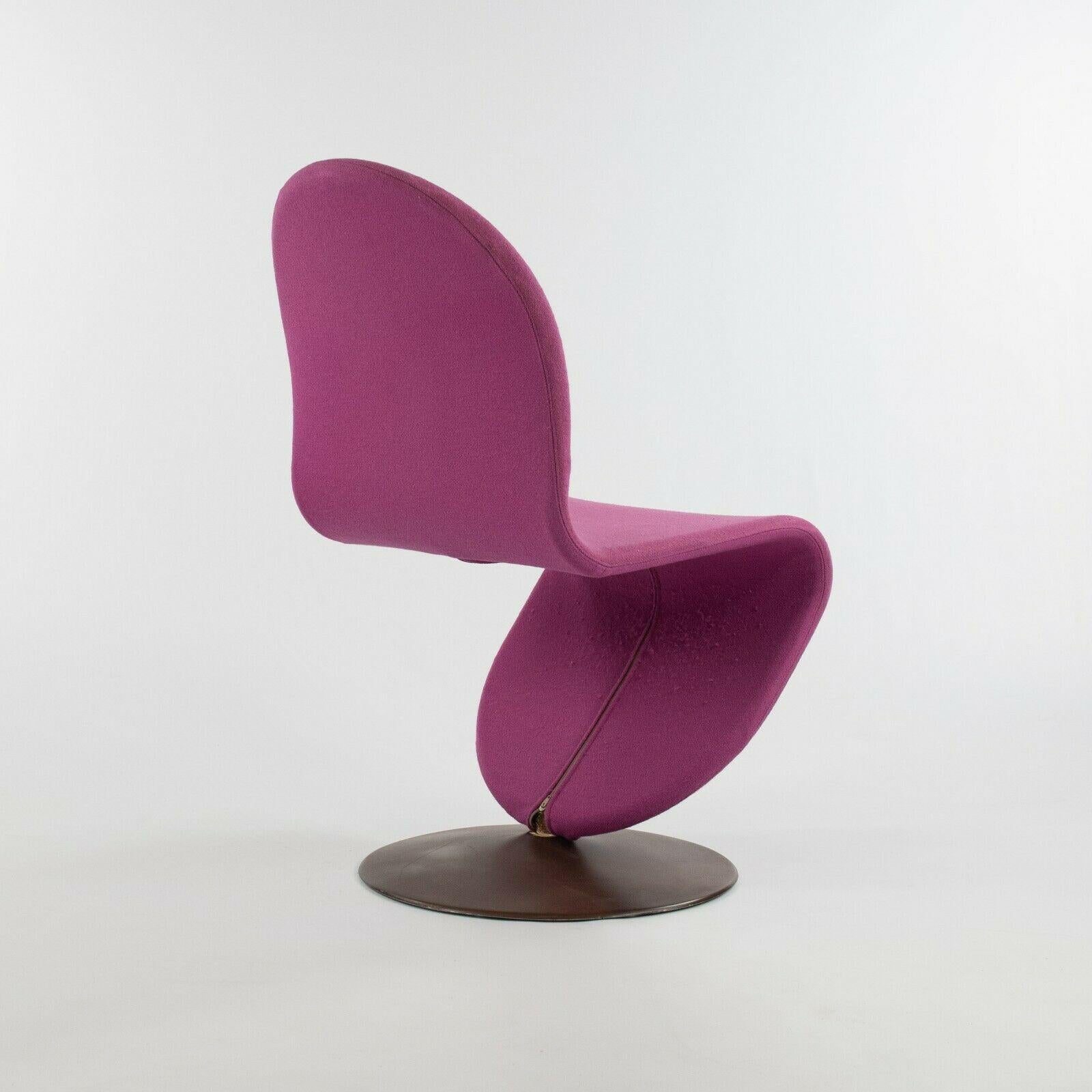 Modern 1970s Verner Panton for Fritz Hansen 1-2-3 Dining Side Chair in Magenta Fabric For Sale