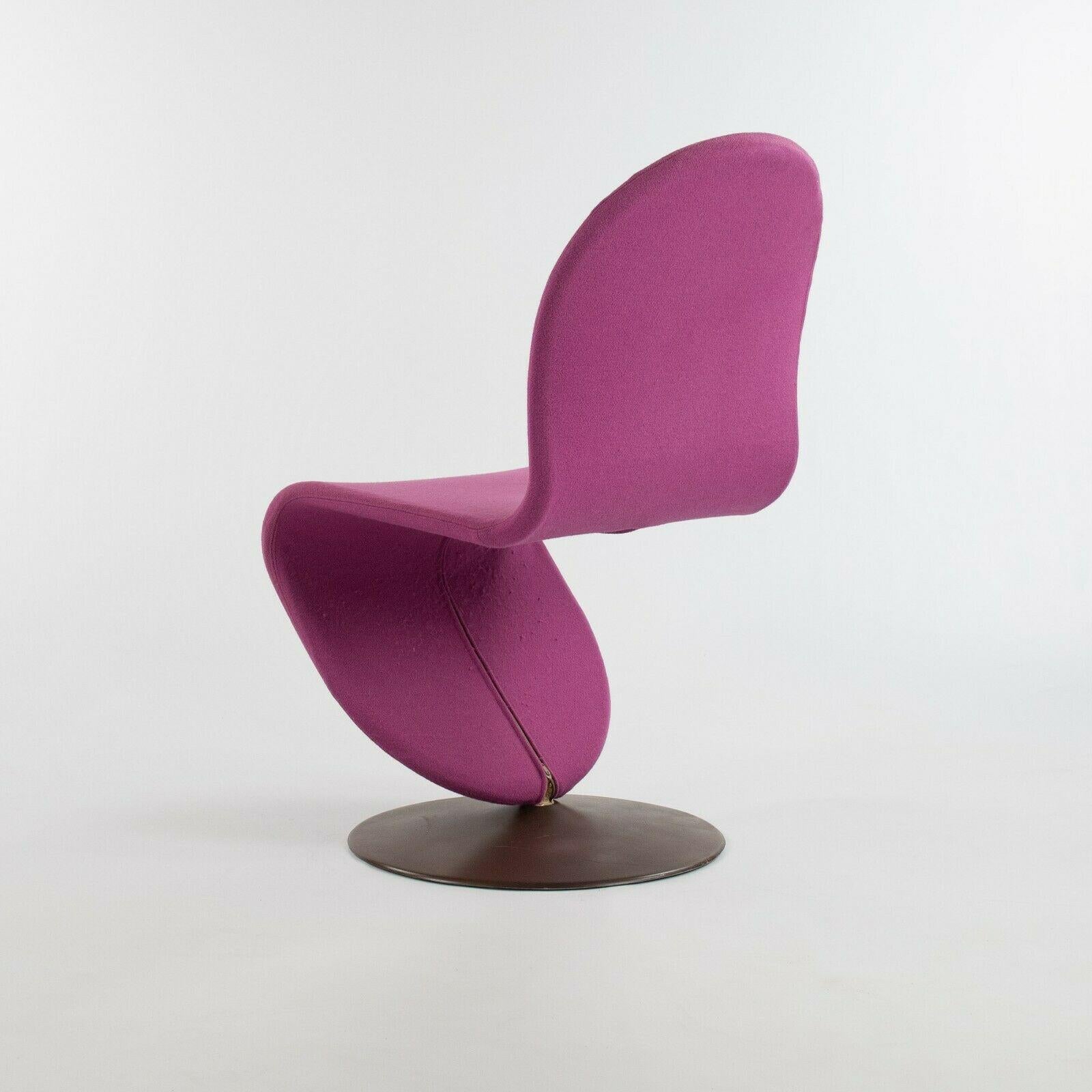 Aluminum 1970s Verner Panton for Fritz Hansen 1-2-3 Dining Side Chair in Magenta Fabric For Sale