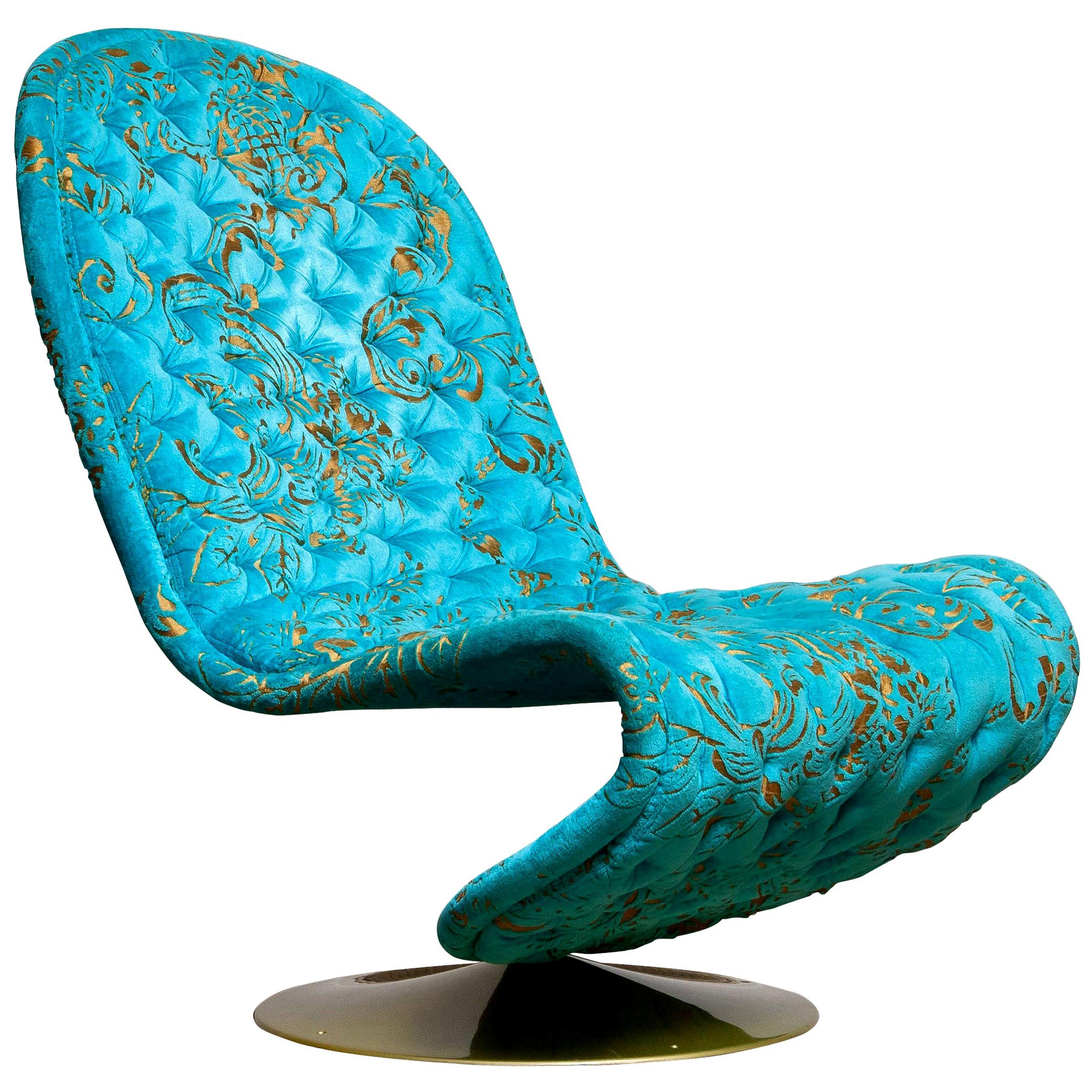 Beautiful 'system 123' de Luxe easy or lounge chair designed by Verner Panton in turquoise devoré / burnout / ausbrenner fabric.
The base is gold sprayed (high gloss) aluminum.
The overall condition is very good!
