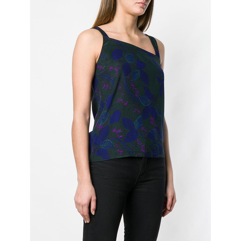 Versace asymmetrical sleeveless silk top, with green, blue and pink floral print

Years: 70s

Made in Italy

Size: 40 IT

Linear measures

Bust: 45 cm